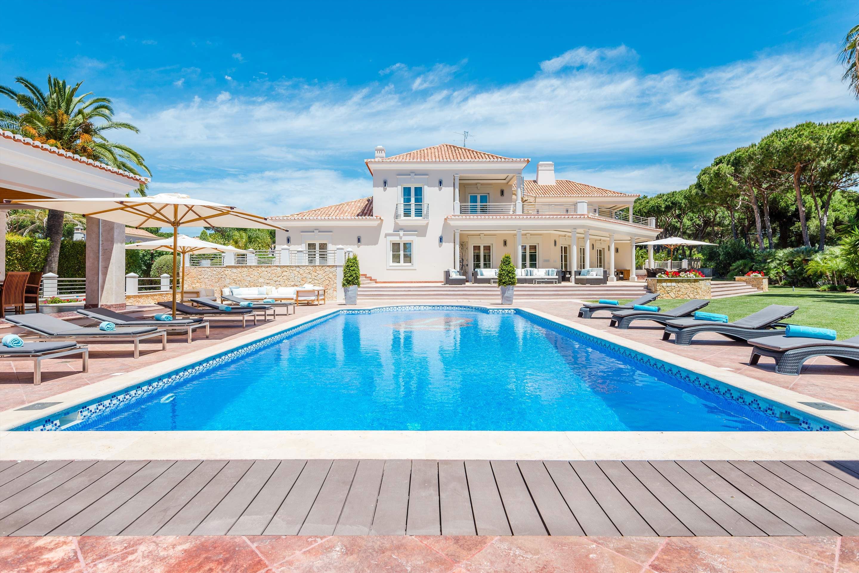 Professional photographs of Algarve villas