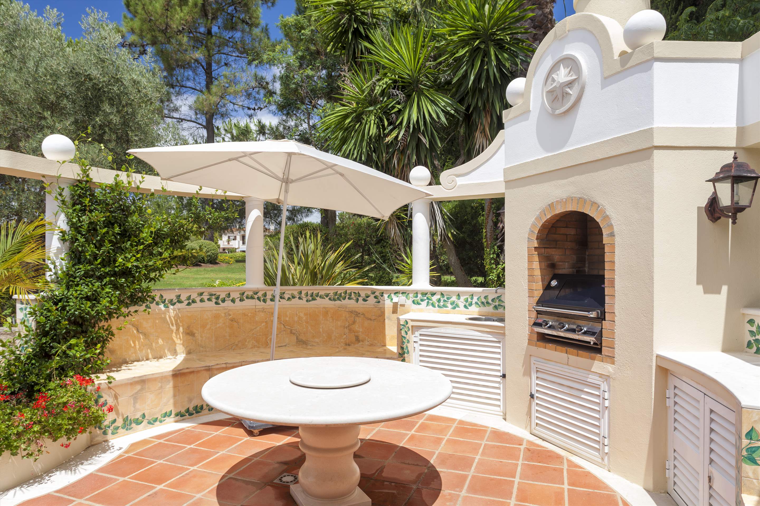 Villa Panache, 4 bedroom villa in Quinta do Lago, Algarve Photo #11