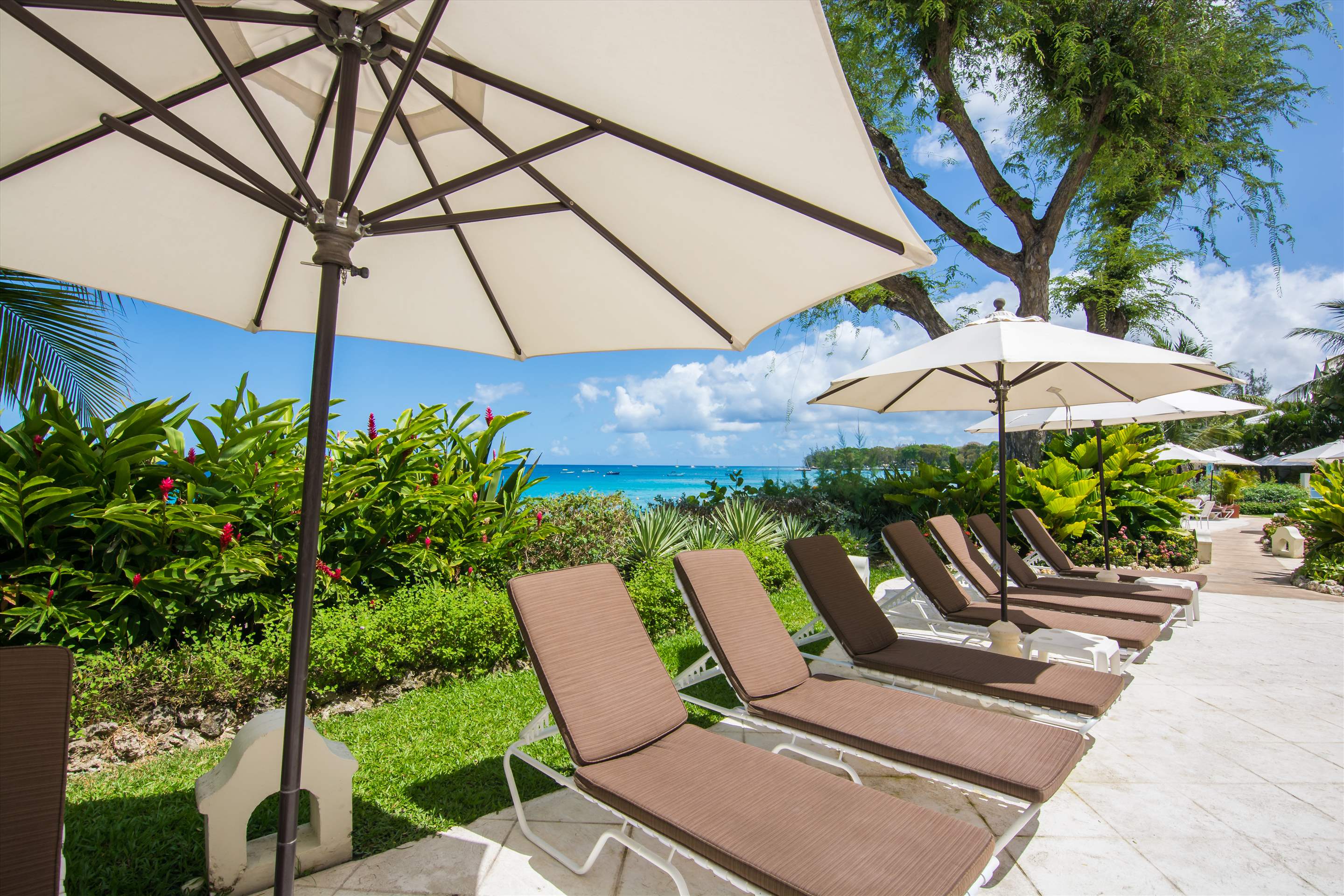 Villas on the Beach 201 , 1 bedroom, 1 bedroom apartment in St. James & West Coast, Barbados Photo #2