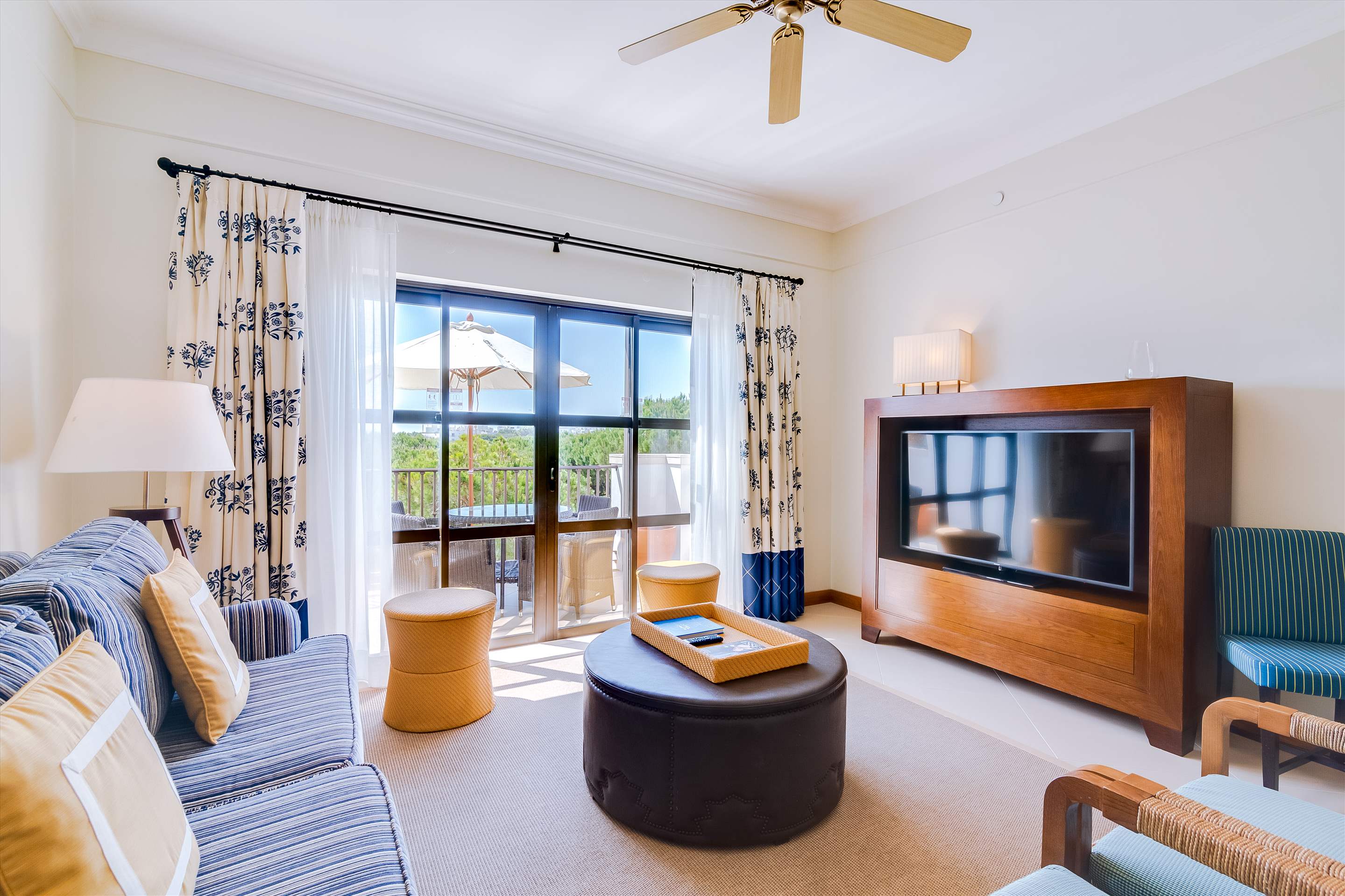 Pine Cliffs Residence, 2 bed luxury comfort suite, 2 bedroom apartment in Pine Cliffs Resort, Algarve Photo #4