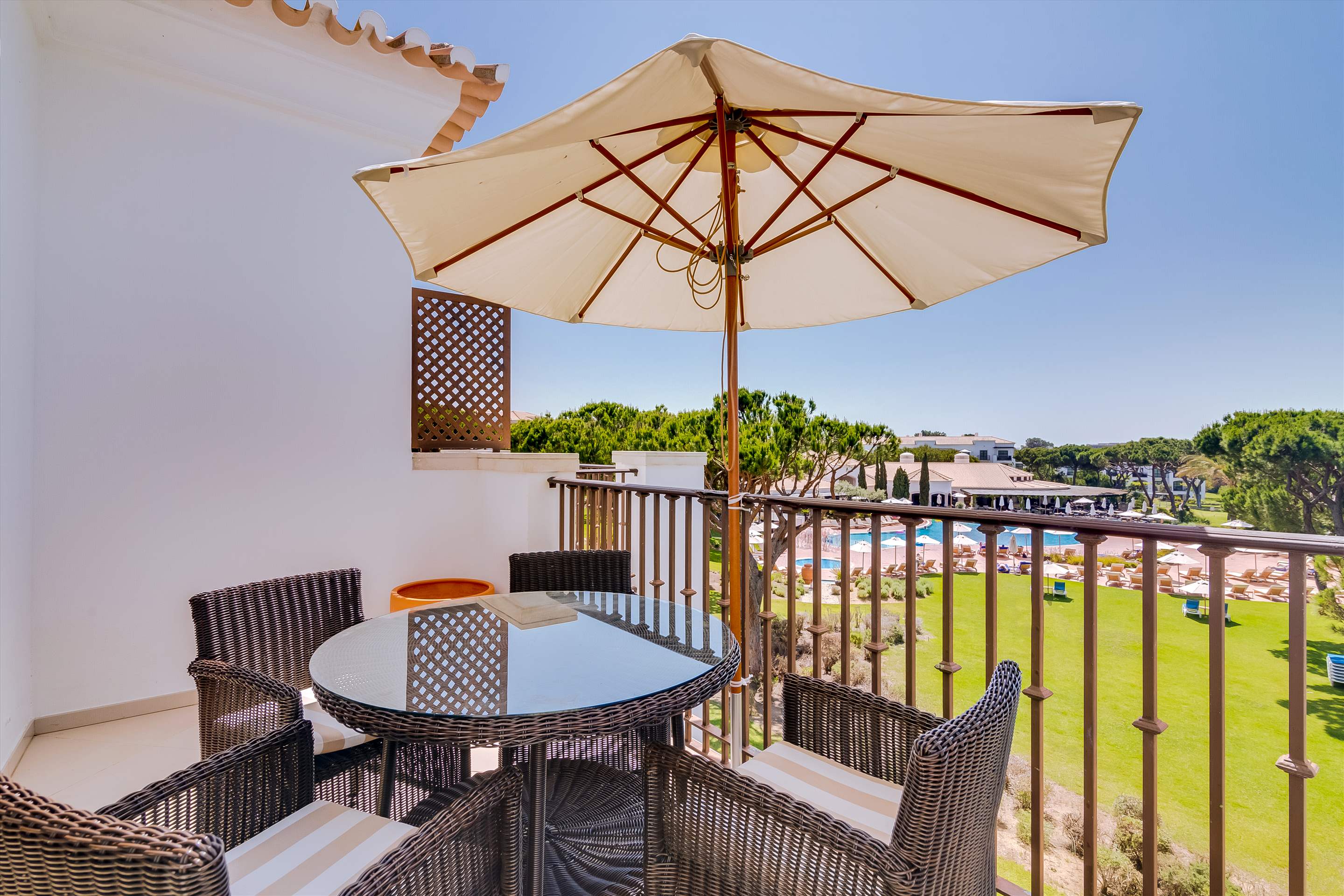 Pine Cliffs Residence, 2 bed luxury comfort suite, 2 bedroom apartment in Pine Cliffs Resort, Algarve Photo #6