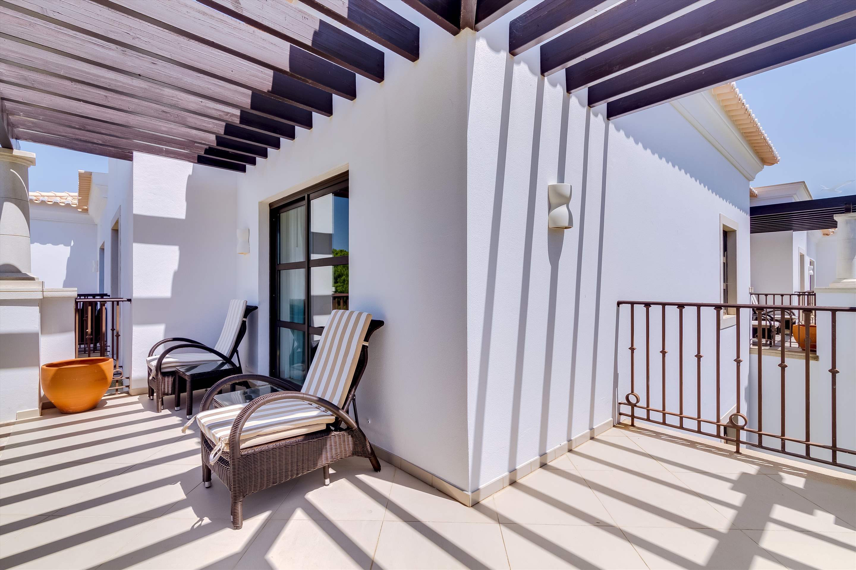 Pine Cliffs Residence, 3 bed luxury comfort suite, 3 bedroom apartment in Pine Cliffs Resort, Algarve Photo #16