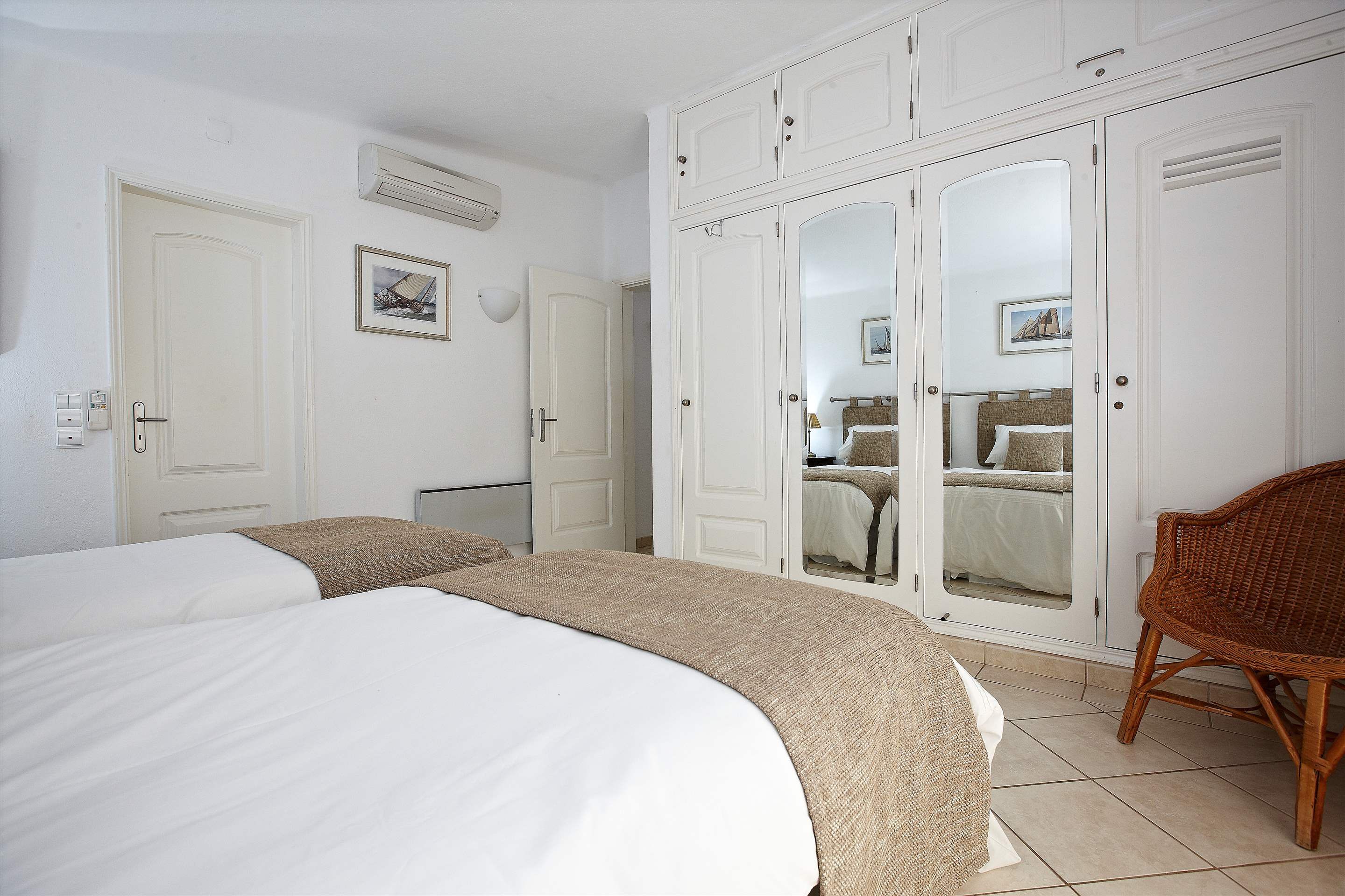 Villa Gabriella, 4 bedroom villa in Vale do Lobo, Algarve Photo #15