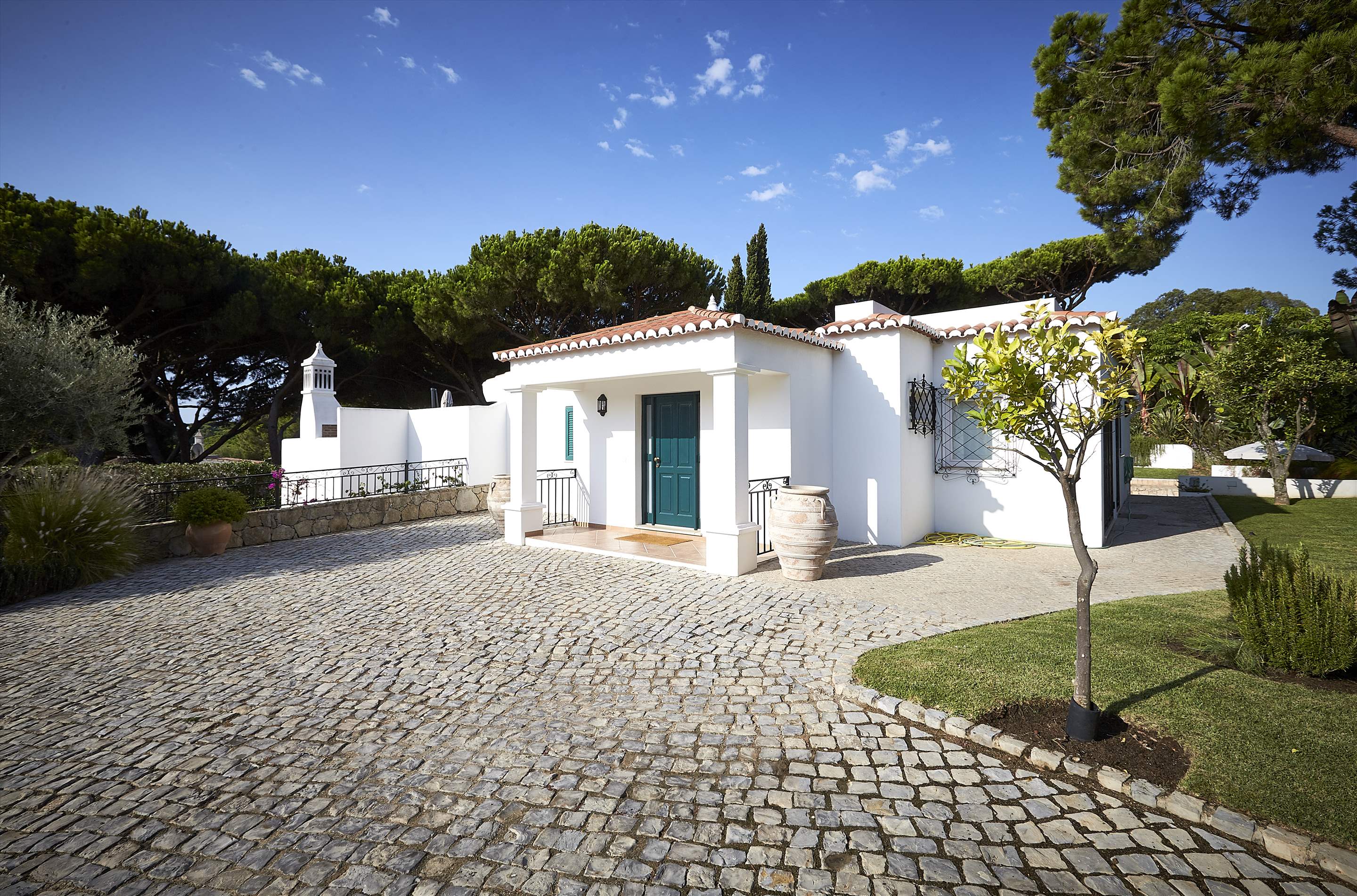 Villa Gabriella, 4 bedroom villa in Vale do Lobo, Algarve Photo #2
