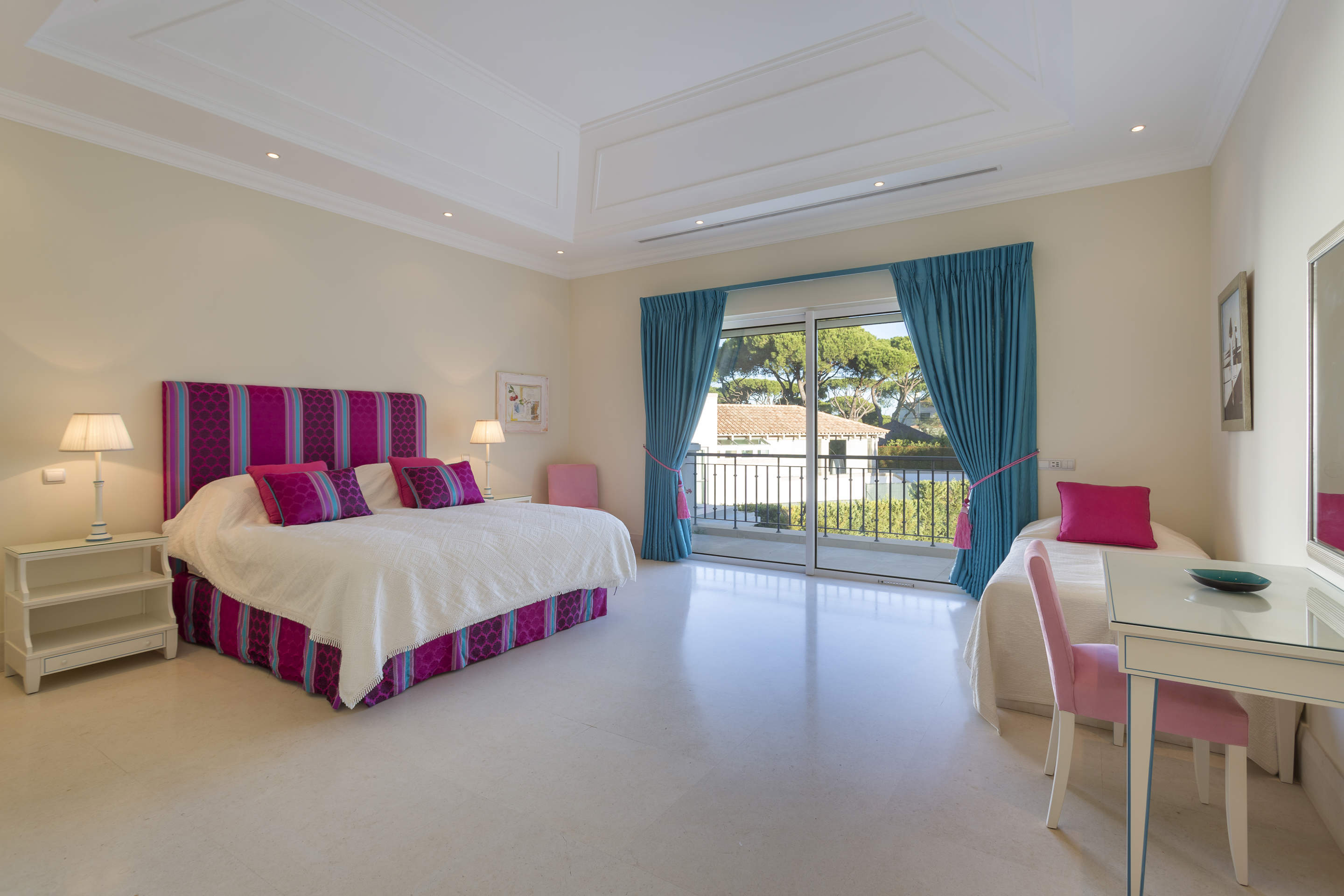 Villa Belissima, 5 bedroom villa in Vale do Lobo, Algarve Photo #25