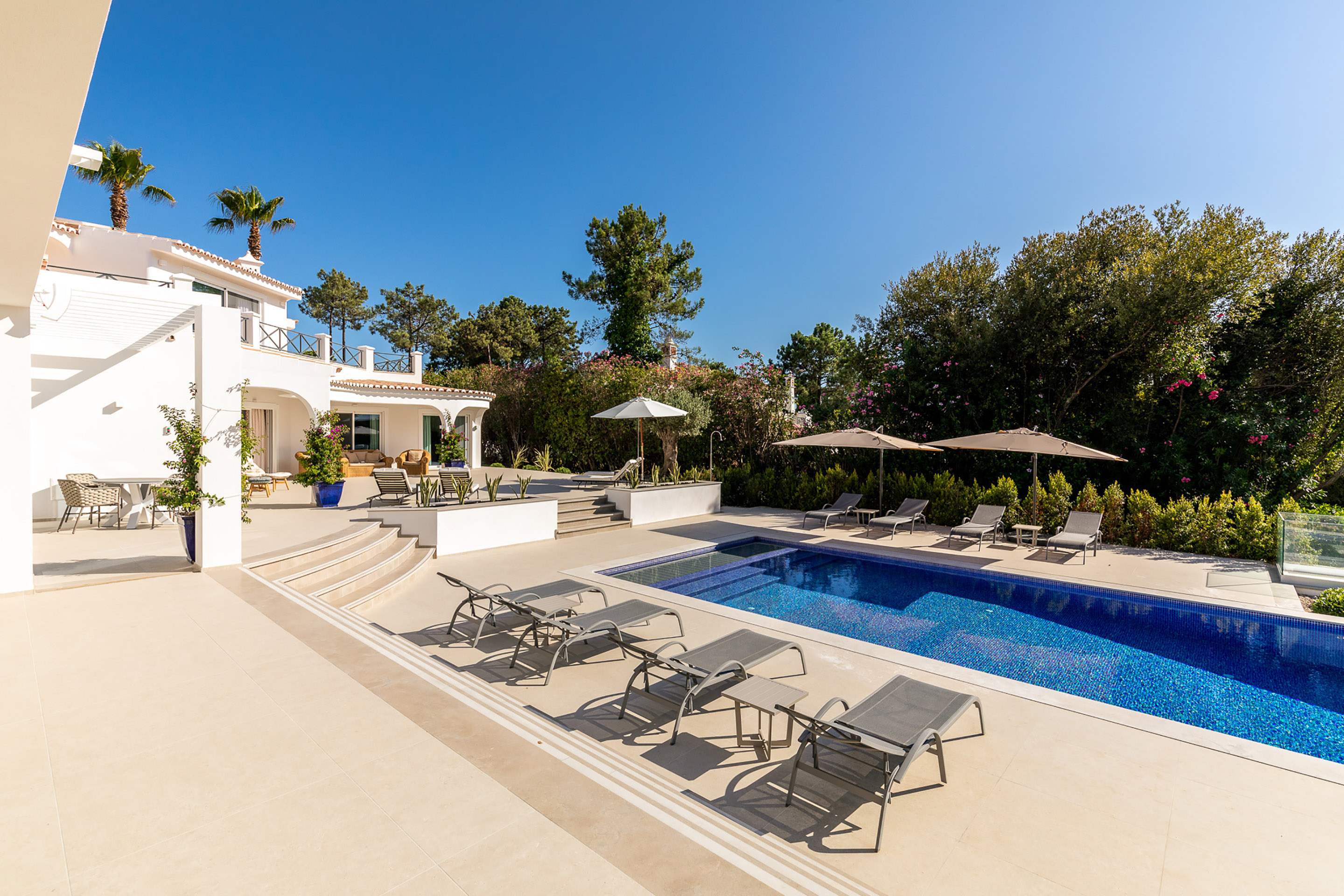 Villa  Monte Golfe, 5 bedroom villa in Quinta do Lago, Algarve