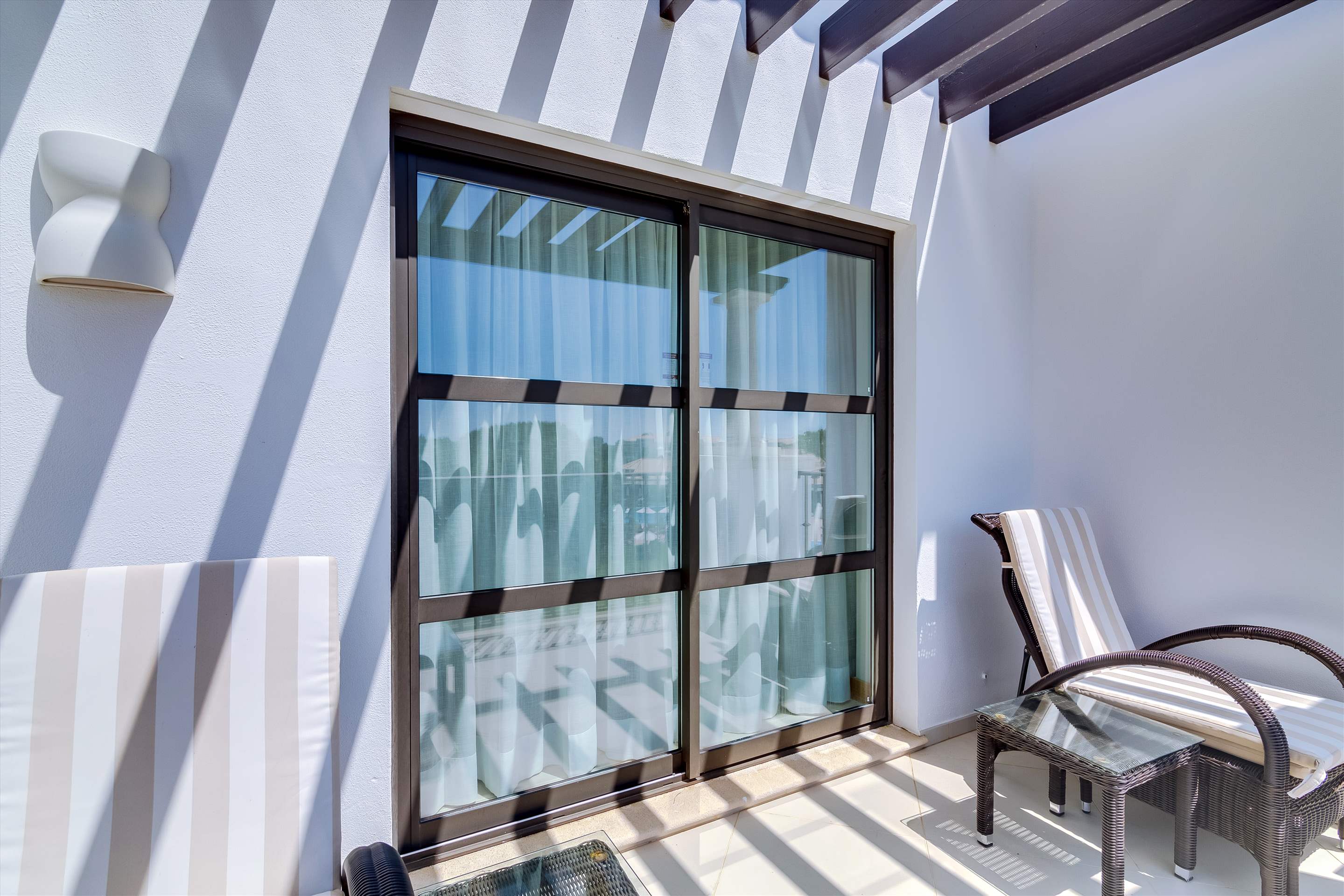 Pine Cliffs Residence, 2 bed luxury garden suite, 2 bedroom apartment in Pine Cliffs Resort, Algarve Photo #12