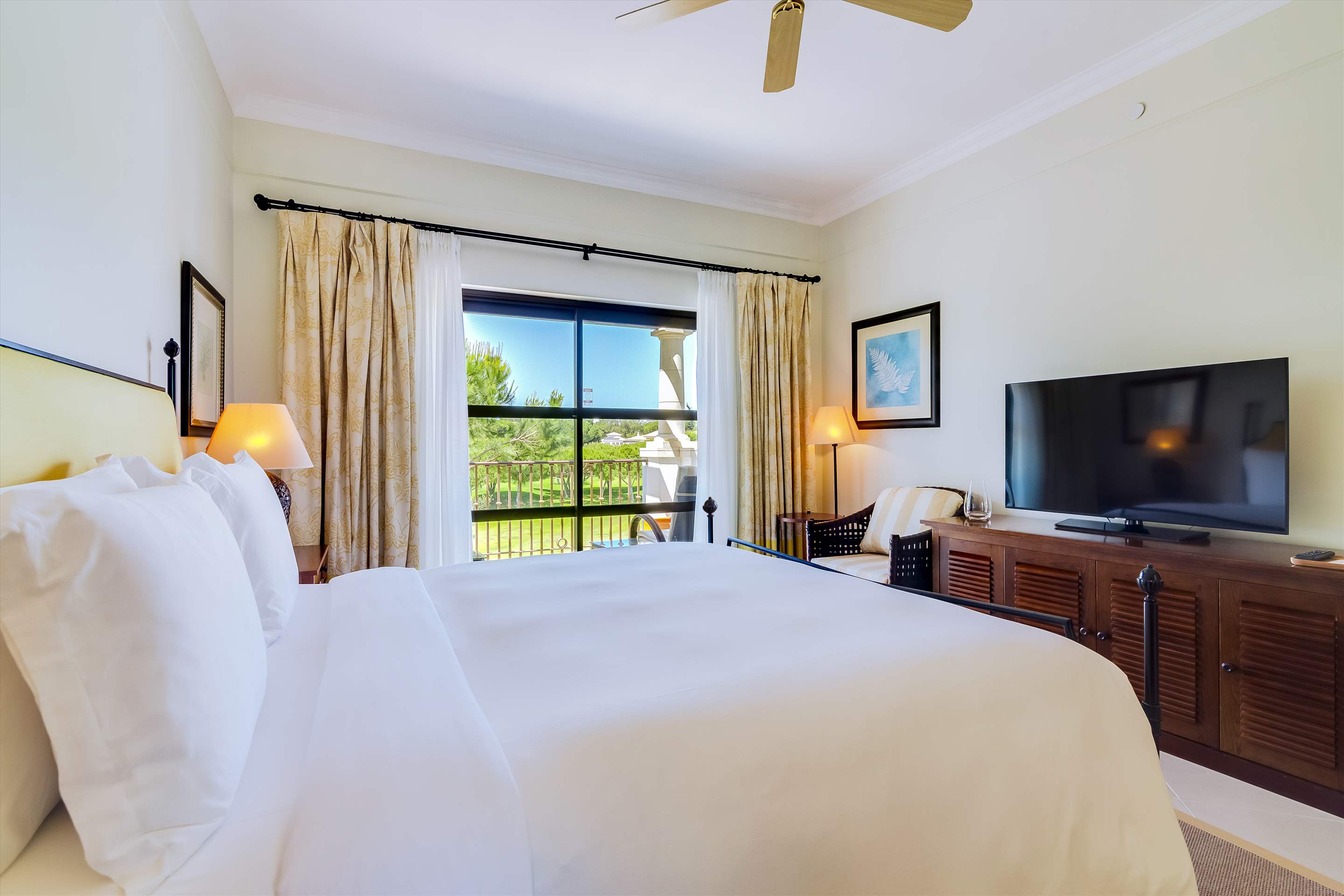Pine Cliffs Residence, 3 bed luxury garden suite, 3 bedroom apartment in Pine Cliffs Resort, Algarve Photo #12