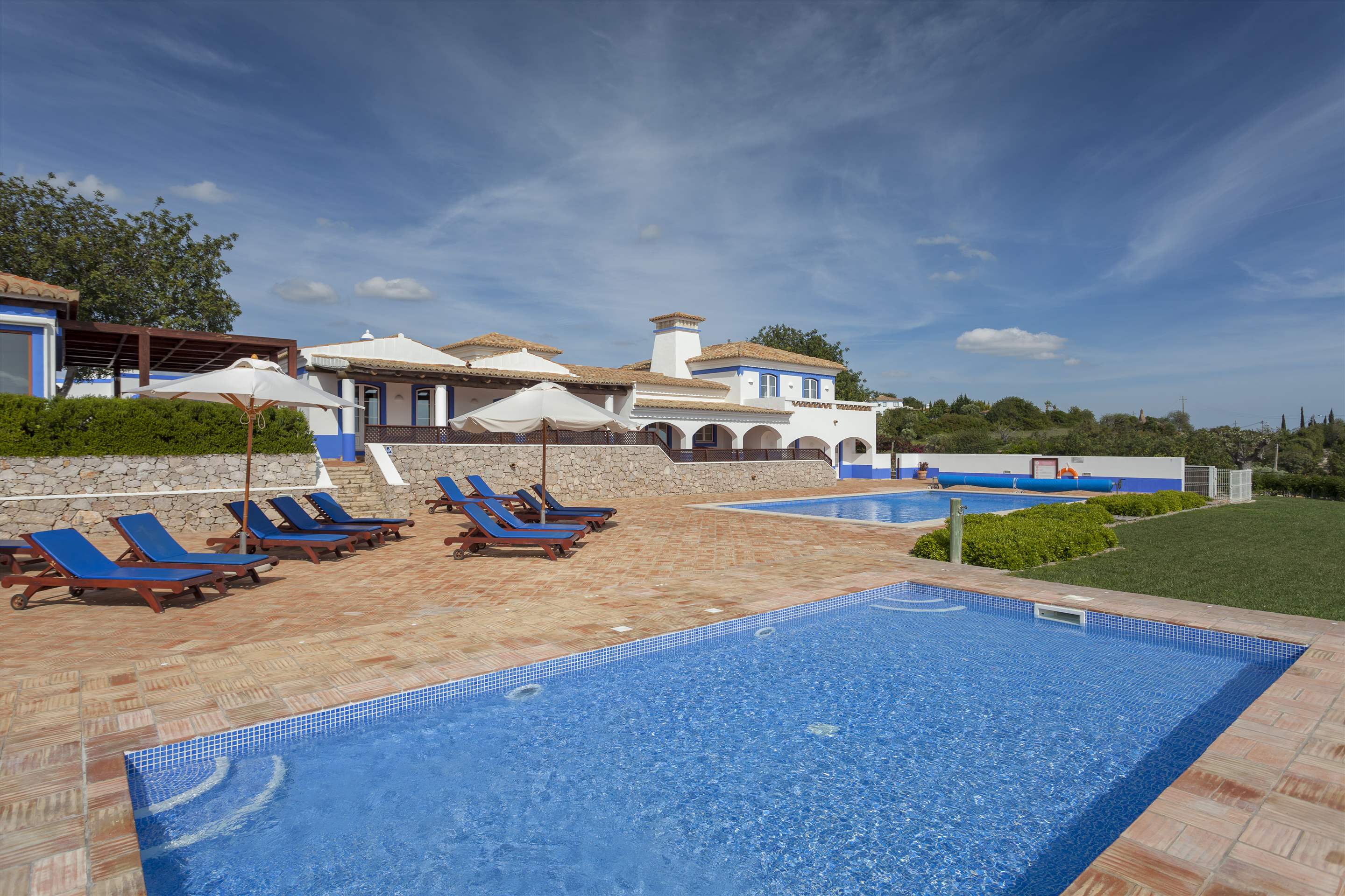 Casa Cahombo, 3 bedroom rate, main house only, 3 bedroom villa in Vilamoura Area, Algarve