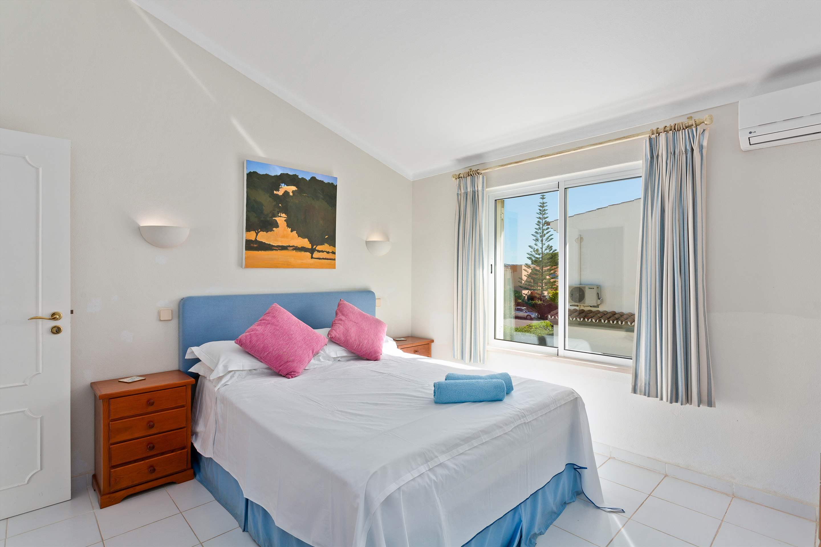 Villa Sarina, 4 bedroom villa in Vilamoura Area, Algarve Photo #15