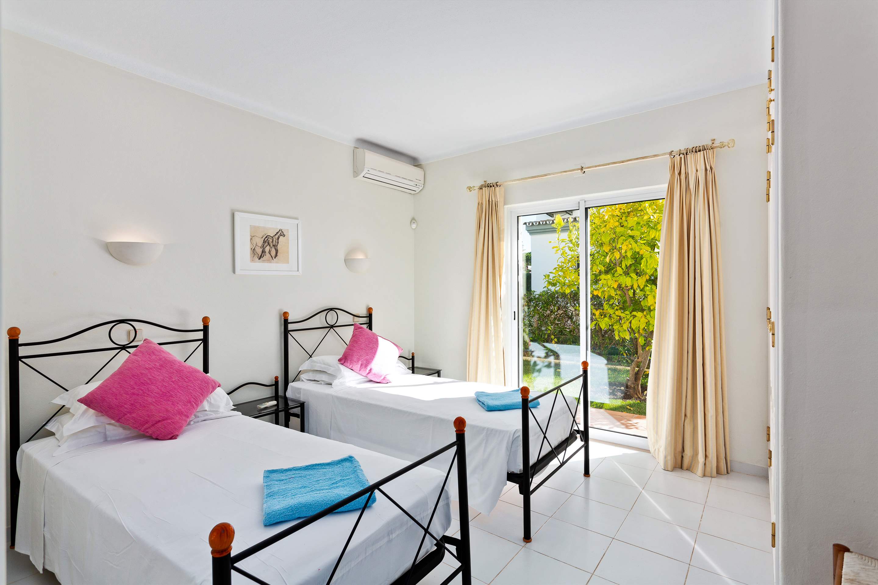 Villa Sarina, 4 bedroom villa in Vilamoura Area, Algarve Photo #20