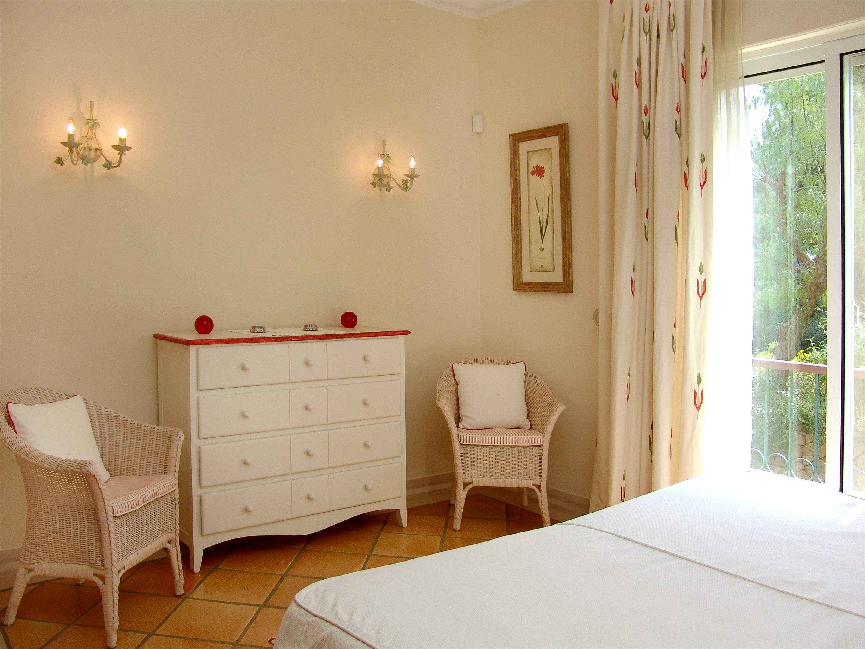 Villa Chanisara, 4 bedroom villa in Quinta do Lago, Algarve Photo #15