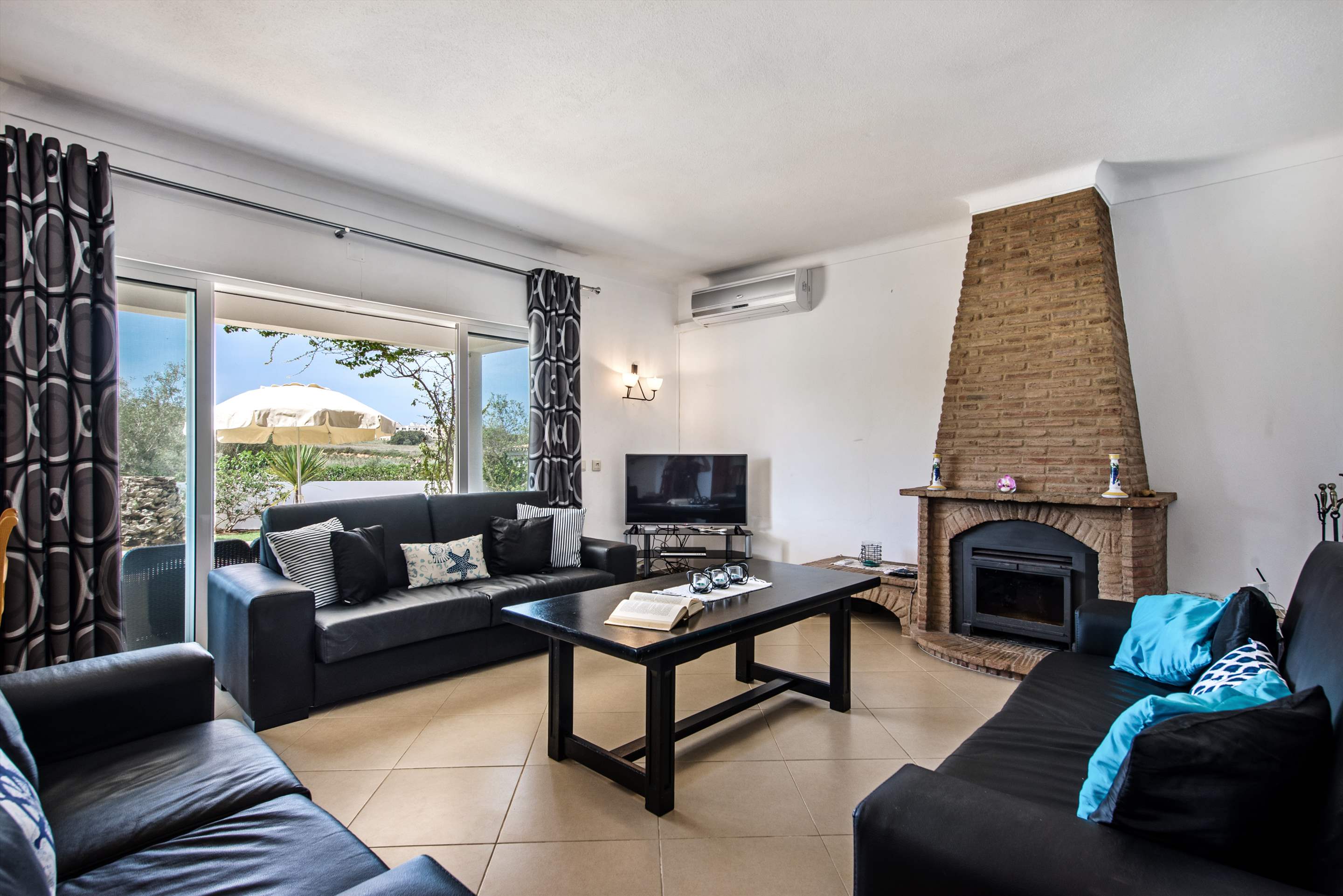 Villa Azul, 4 bedroom villa in Gale, Vale da Parra and Guia, Algarve Photo #3