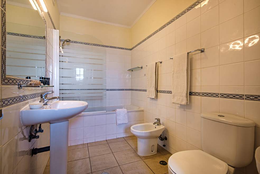 Casa Rebela, 10-11 persons rate, 6 bedroom villa in Gale, Vale da Parra and Guia, Algarve Photo #22