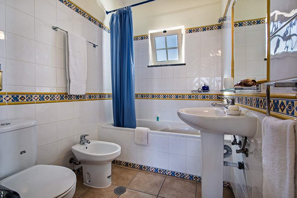 Casa Rebela, 10-11 persons rate, 6 bedroom villa in Gale, Vale da Parra and Guia, Algarve Photo #26