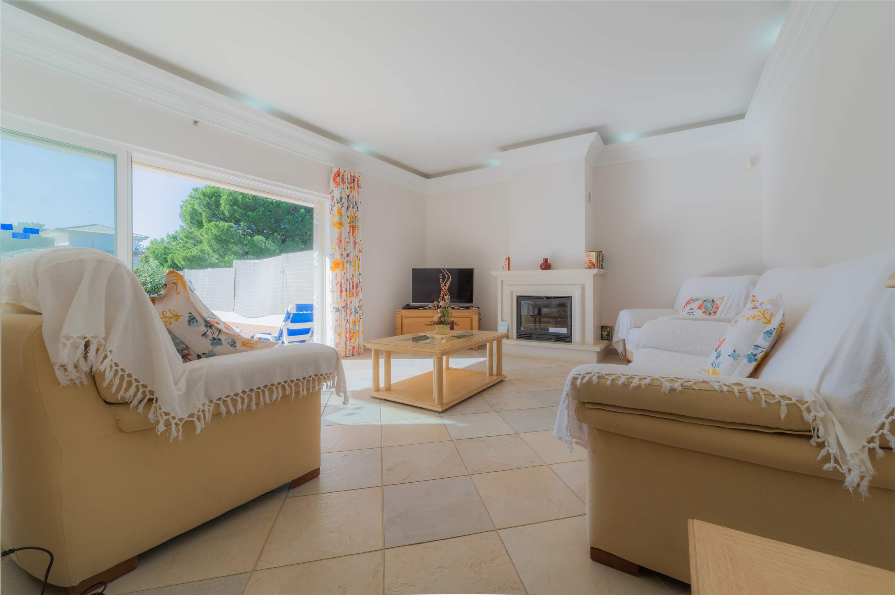 Villa Bota, 3 bedroom villa in Vale do Lobo, Algarve Photo #4