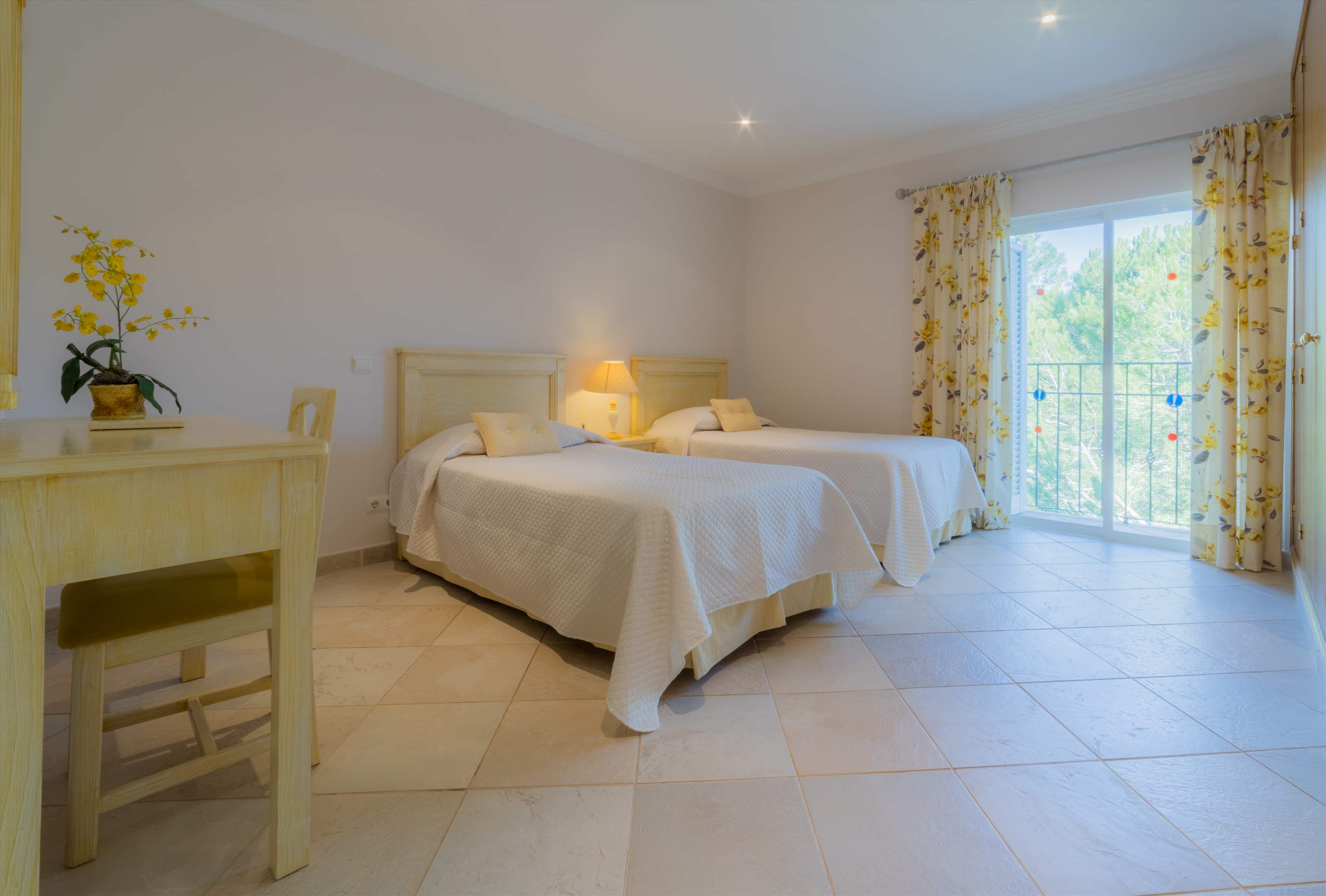 Villa Fleur, 4 bedroom villa in Vale do Lobo, Algarve Photo #13