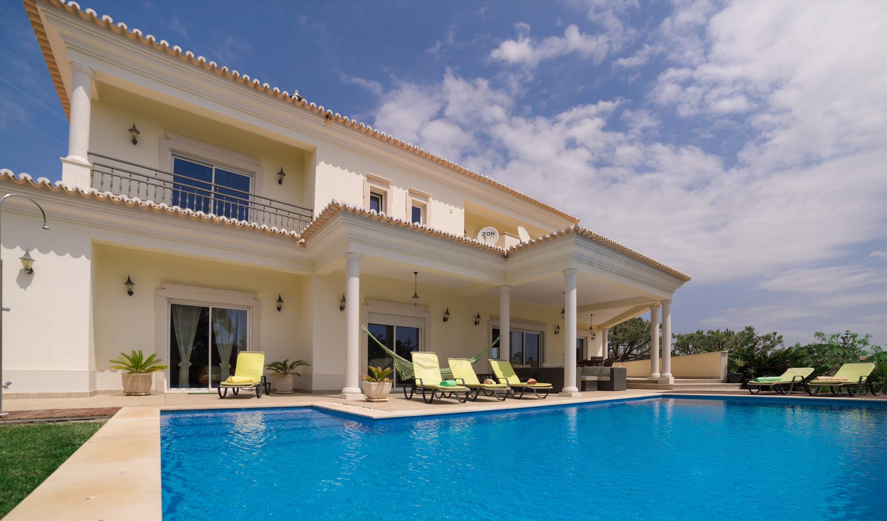 Villa Brilha Sol, 5 bedroom villa in Vilamoura Area, Algarve