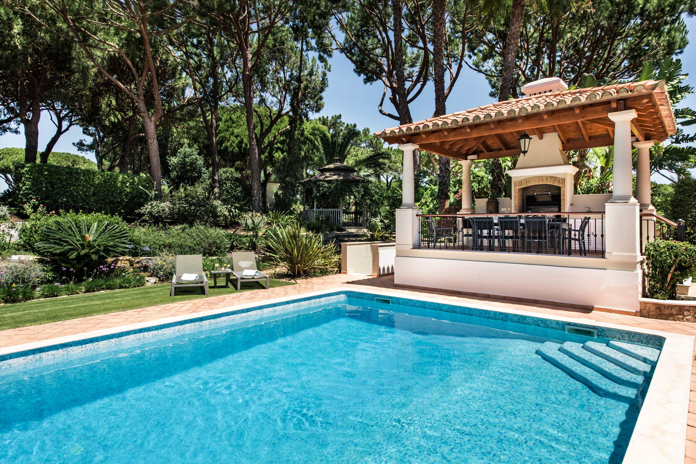 Villa Salou, 5 bedroom villa in Quinta do Lago, Algarve Photo #7