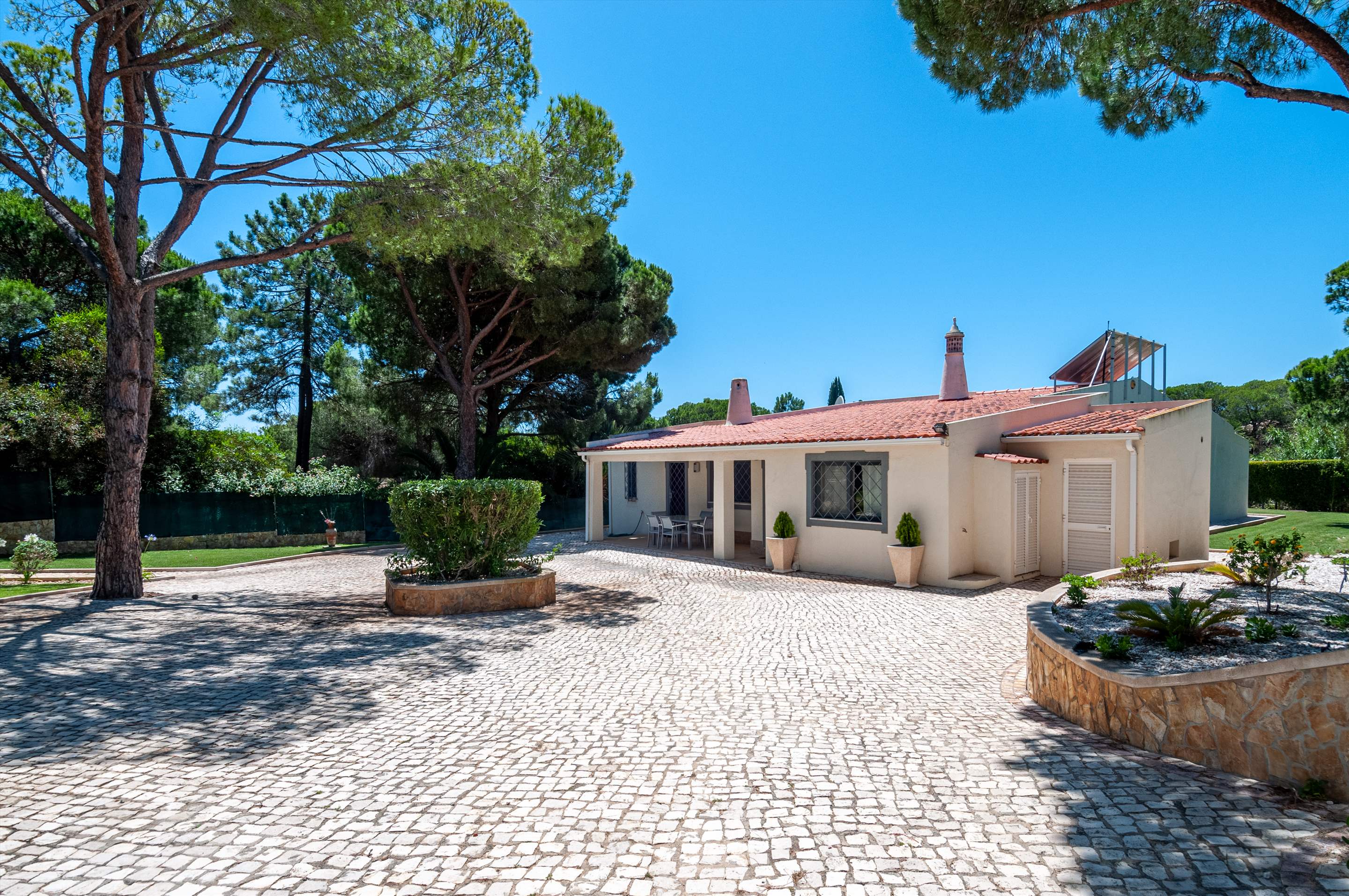 Villa Quinta Francisco, 4 bedroom villa in Vale do Lobo, Algarve Photo #26