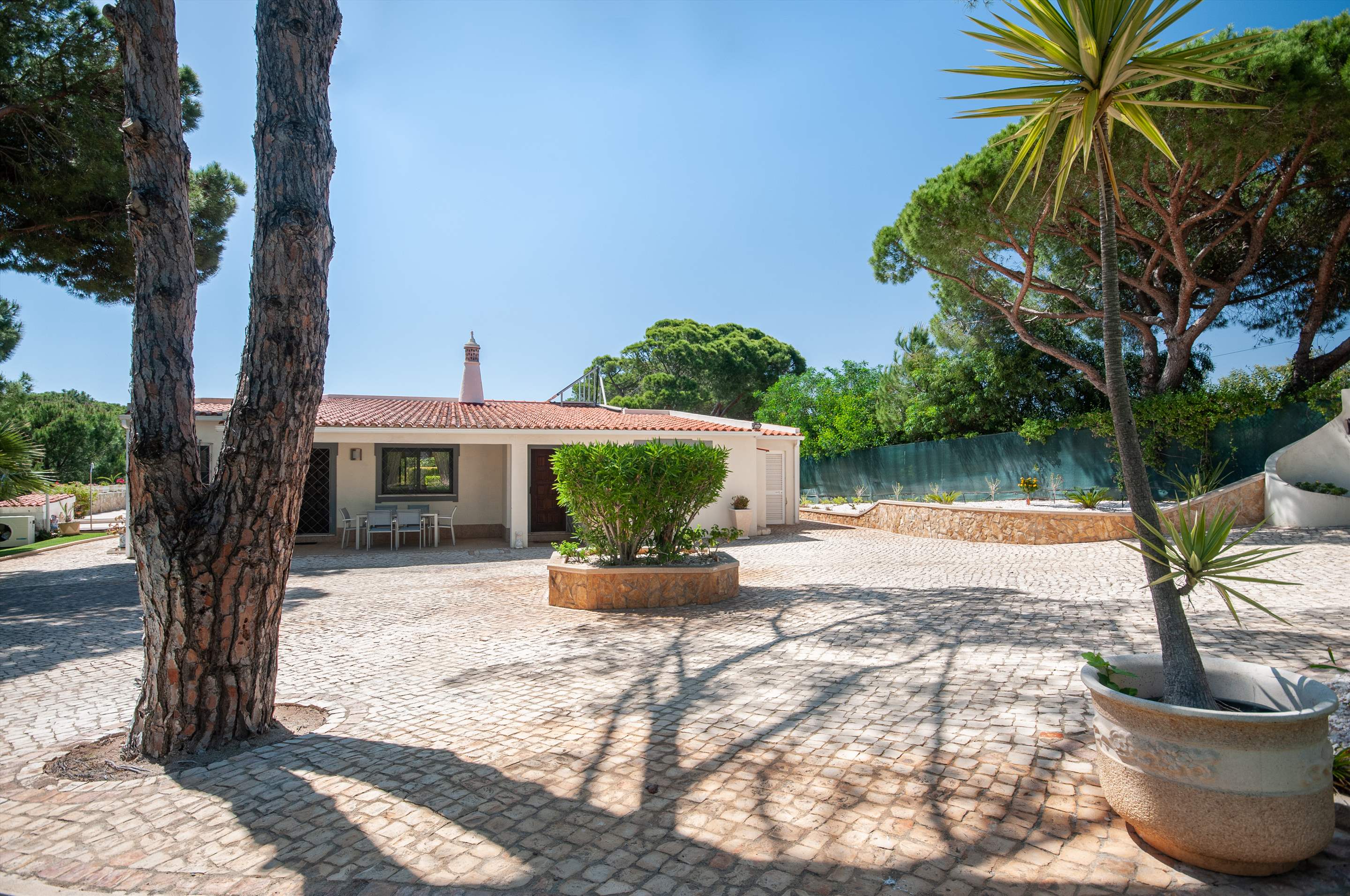Villa Quinta Francisco, 4 bedroom villa in Vale do Lobo, Algarve Photo #7
