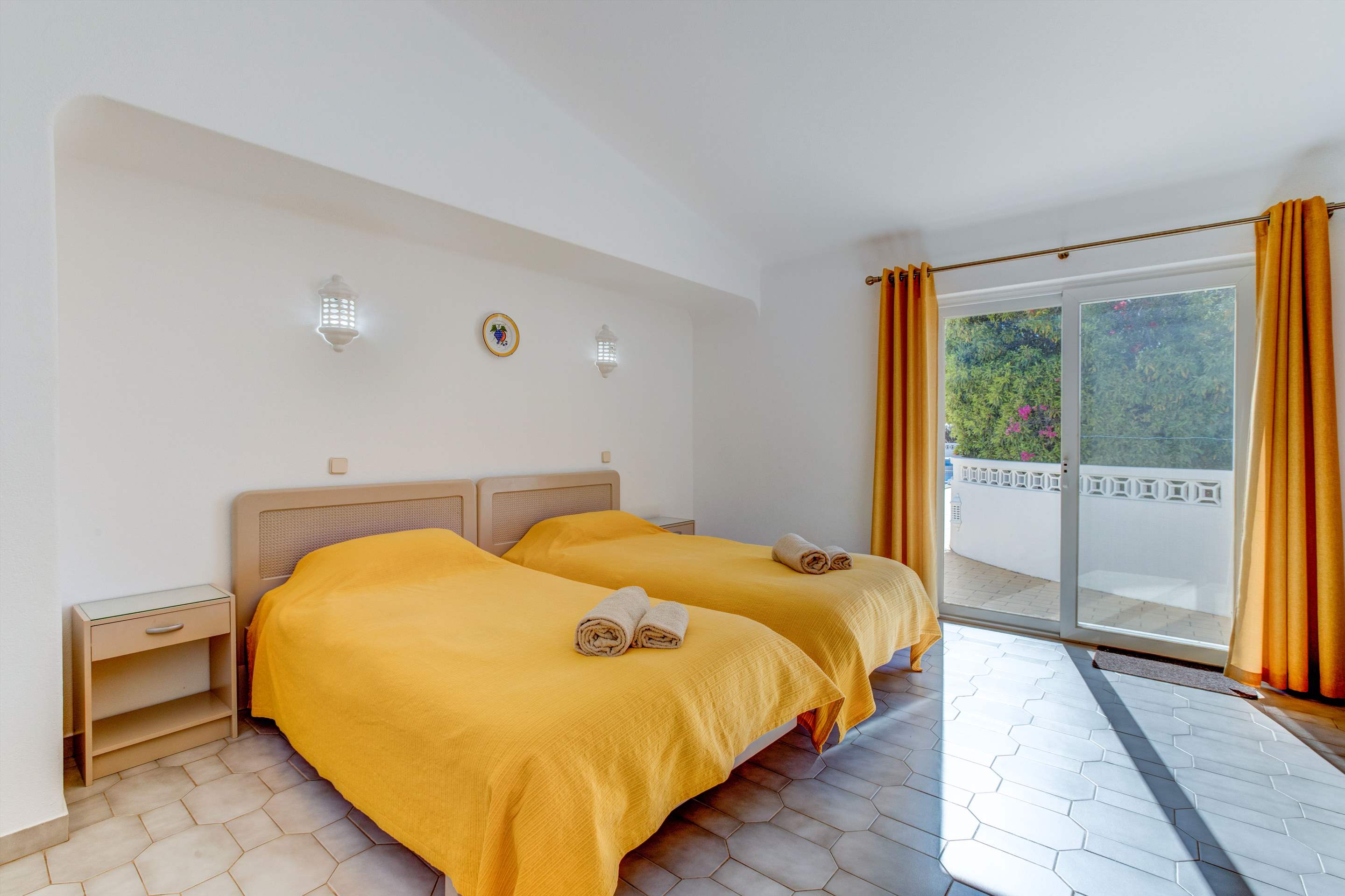 Casa Vale do Milho, 4 bedroom villa in Carvoeiro Area, Algarve Photo #12