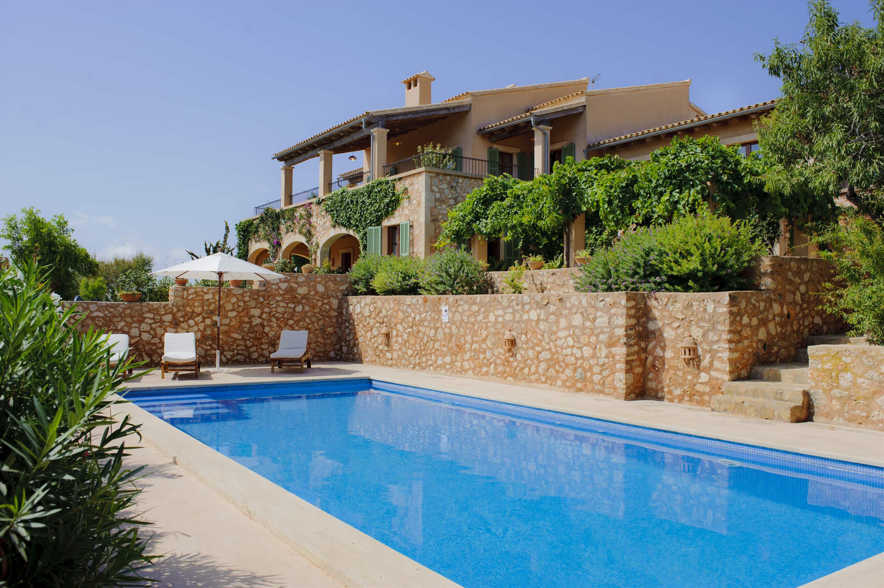 Penya Redona, 4 bedroom villa in Cala d'Or , Majorca Photo #1