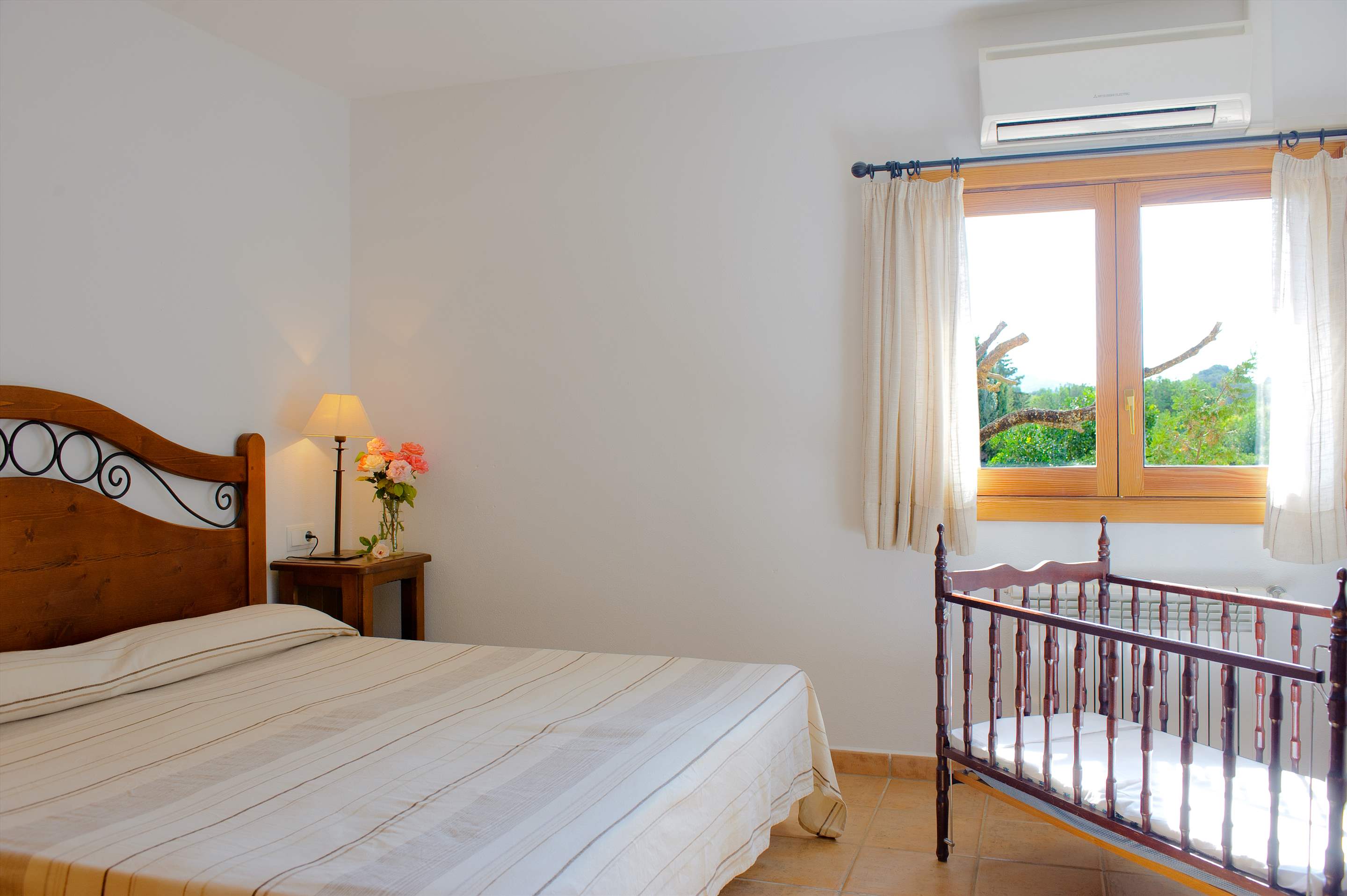 Tarongers, 4 bedroom villa in Cala d'Or , Majorca Photo #17