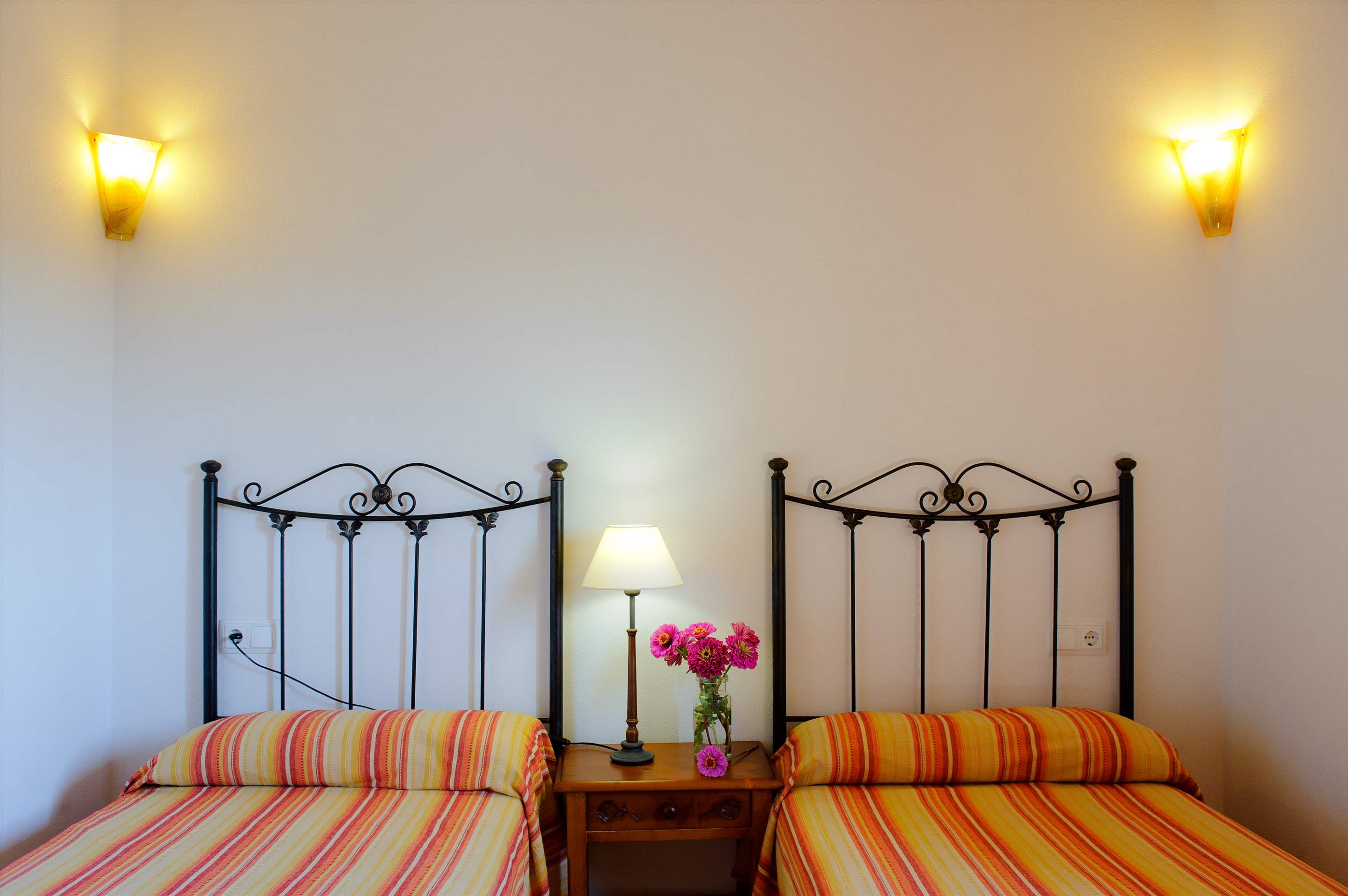 Tarongers, 4 bedroom villa in Cala d'Or , Majorca Photo #22