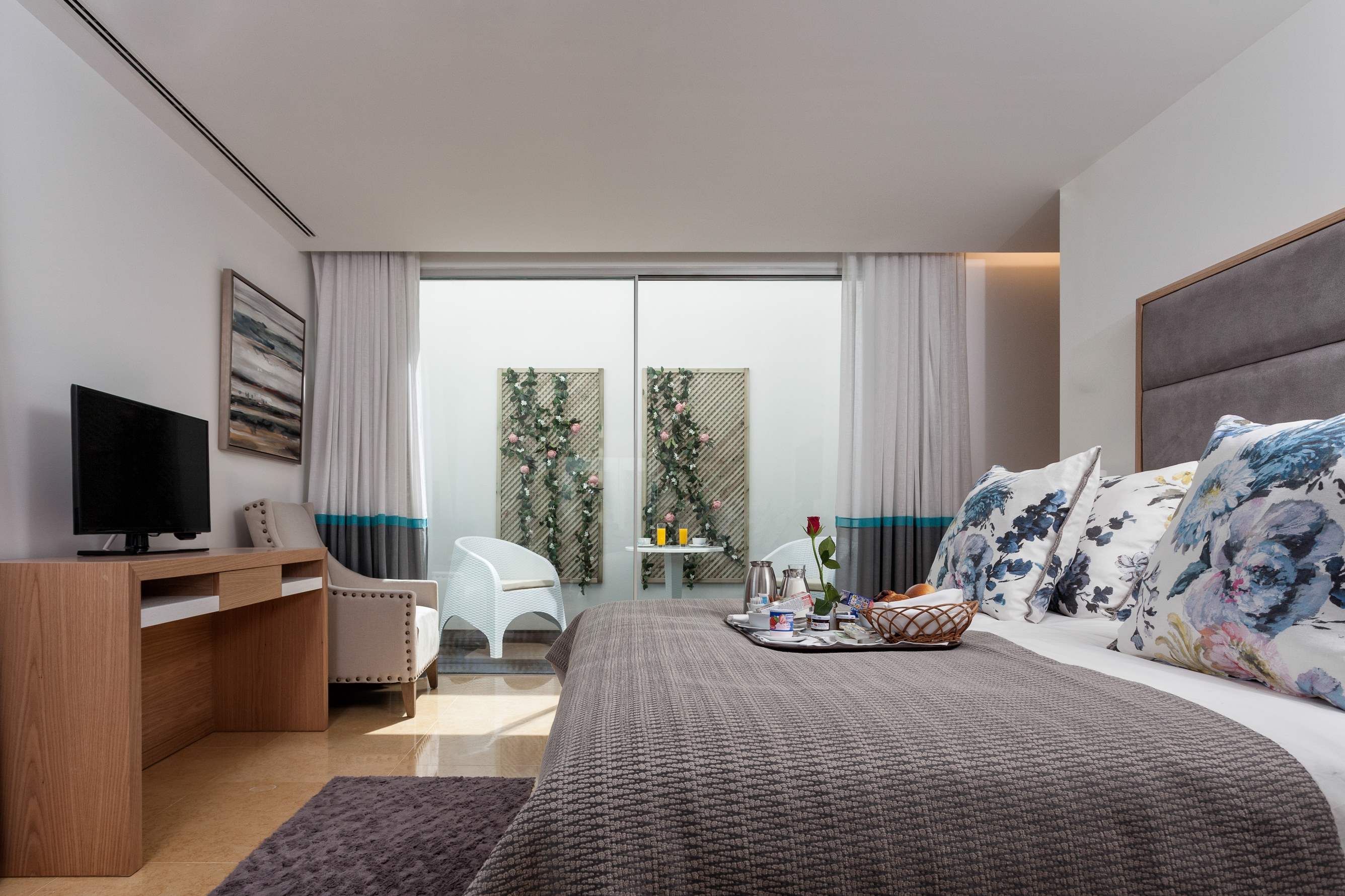 Pine Cliffs Terraces, 3 Bedroom, room only basis, 3 bedroom villa in Pine Cliffs Resort, Algarve Photo #11