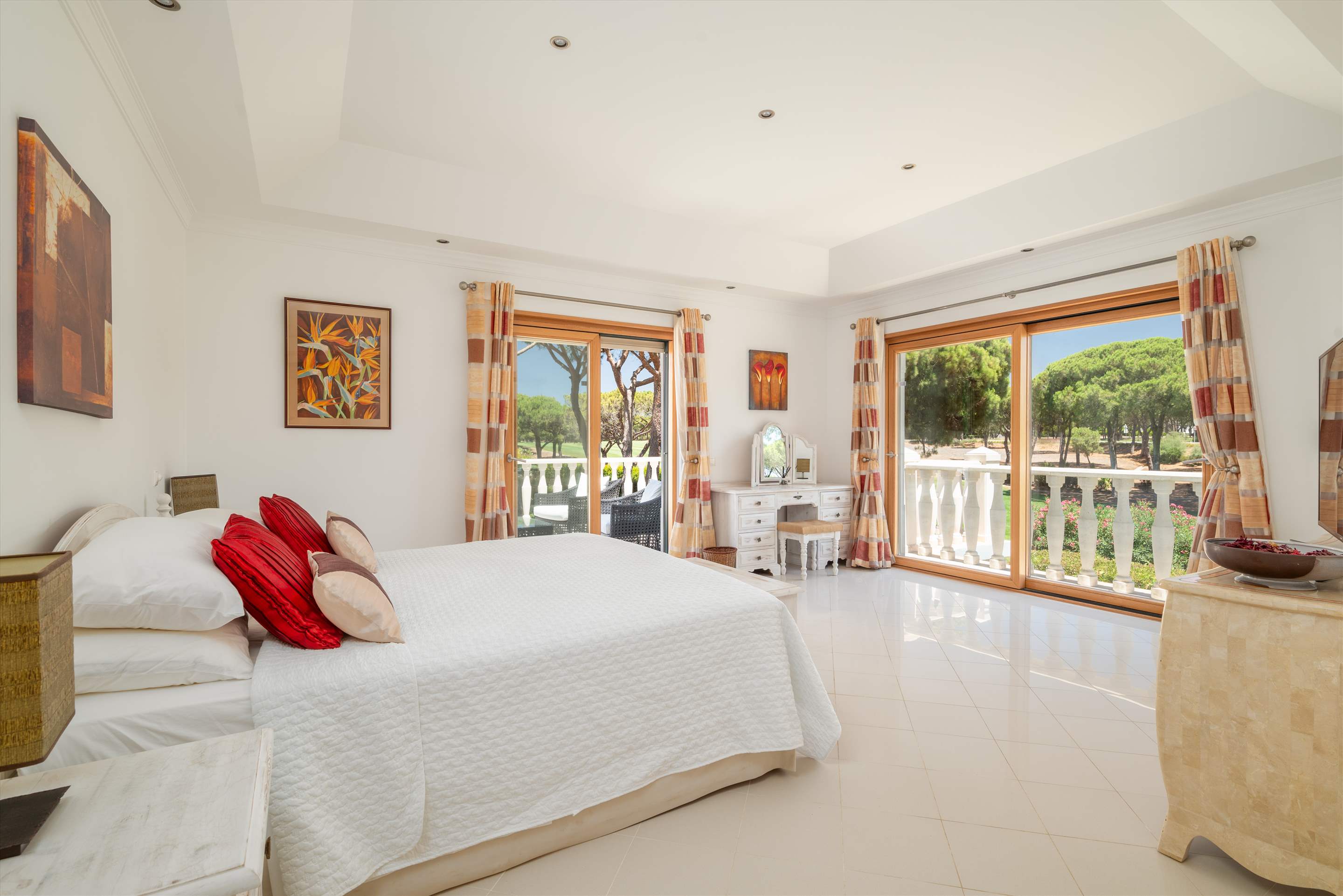 Villa Katy, 5 bedroom villa in Quinta do Lago, Algarve Photo #19