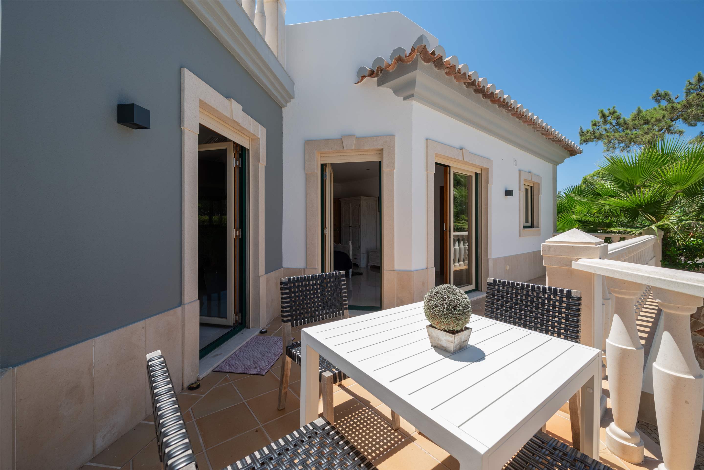 Villa Katy, 5 bedroom villa in Quinta do Lago, Algarve Photo #9