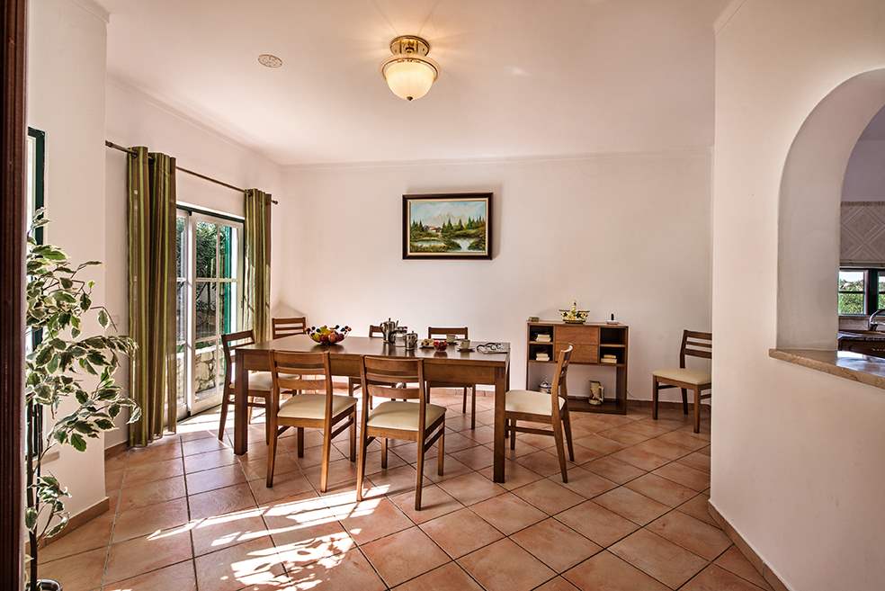 Villa Luis, 4 bedroom villa in Gale, Vale da Parra and Guia, Algarve Photo #4