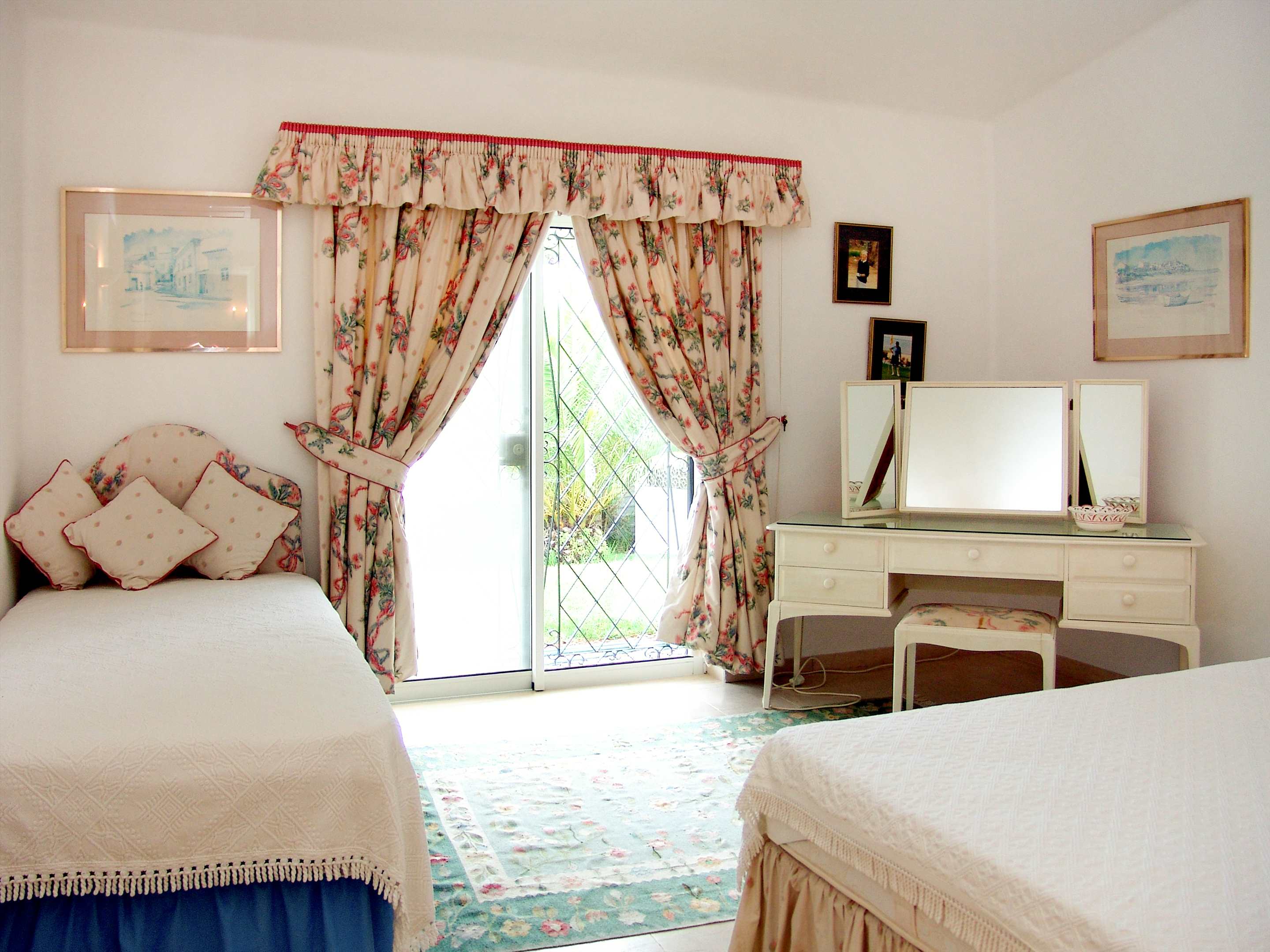 Villa Das Felicidades, 4 bedroom villa in Vale do Lobo, Algarve Photo #17
