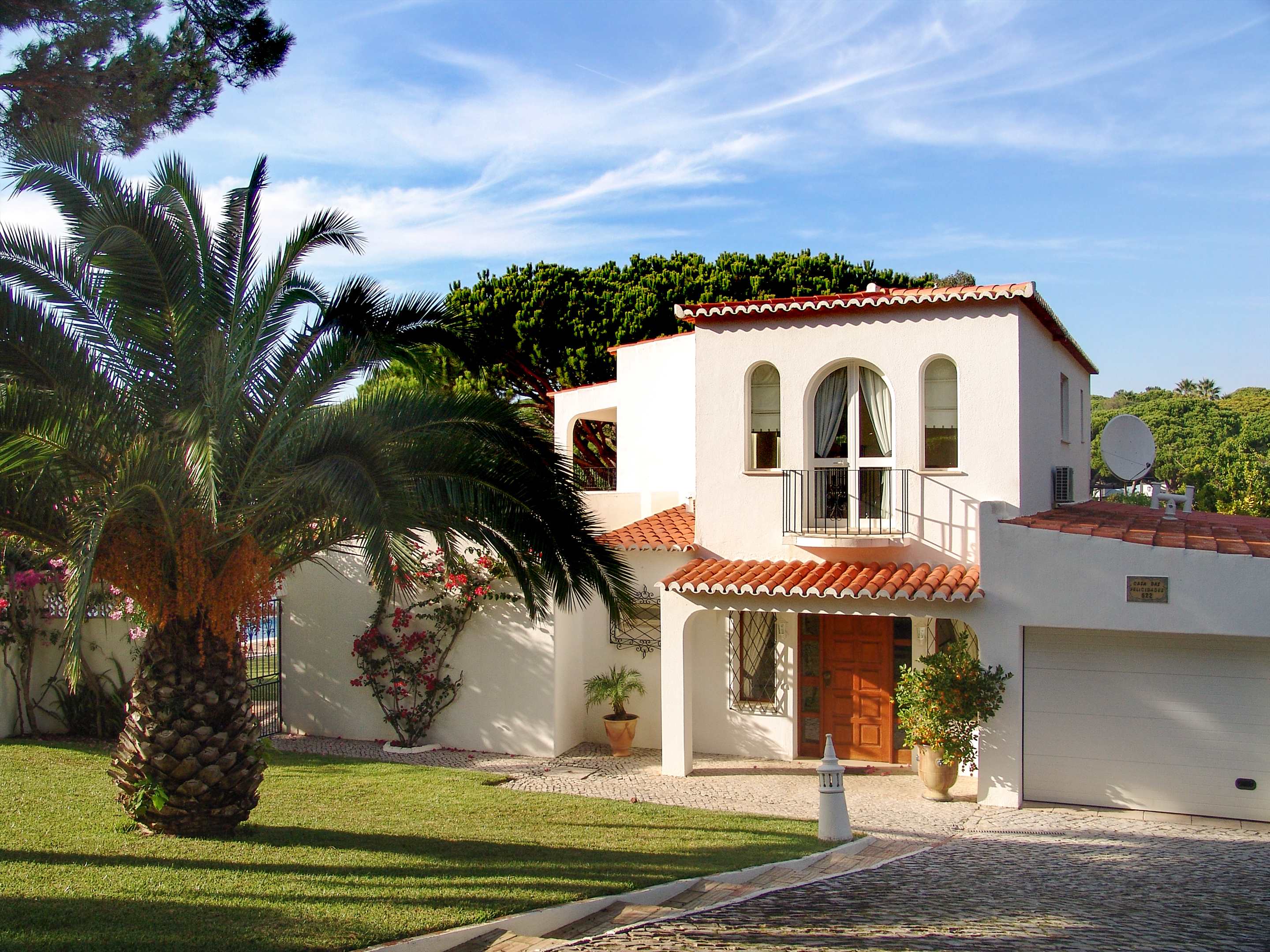 Villa Das Felicidades, 4 bedroom villa in Vale do Lobo, Algarve Photo #9