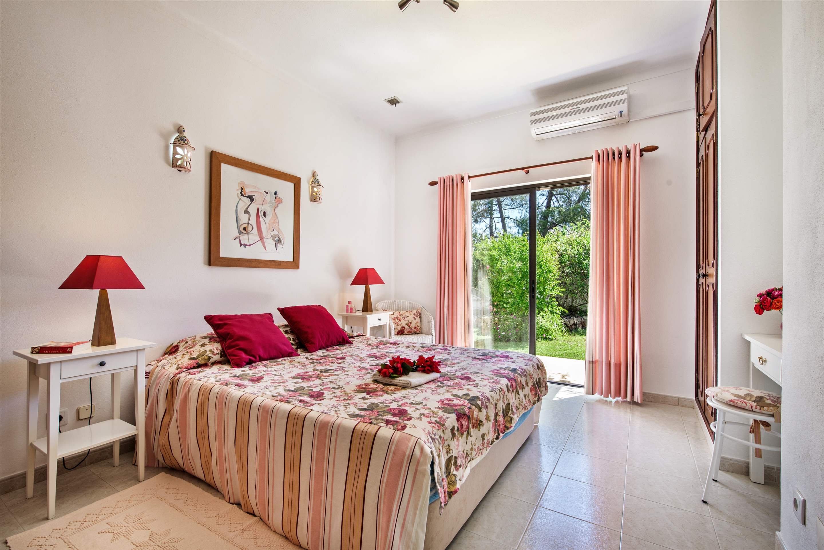 Villa Barros, 4 bedroom villa in Gale, Vale da Parra and Guia, Algarve Photo #17