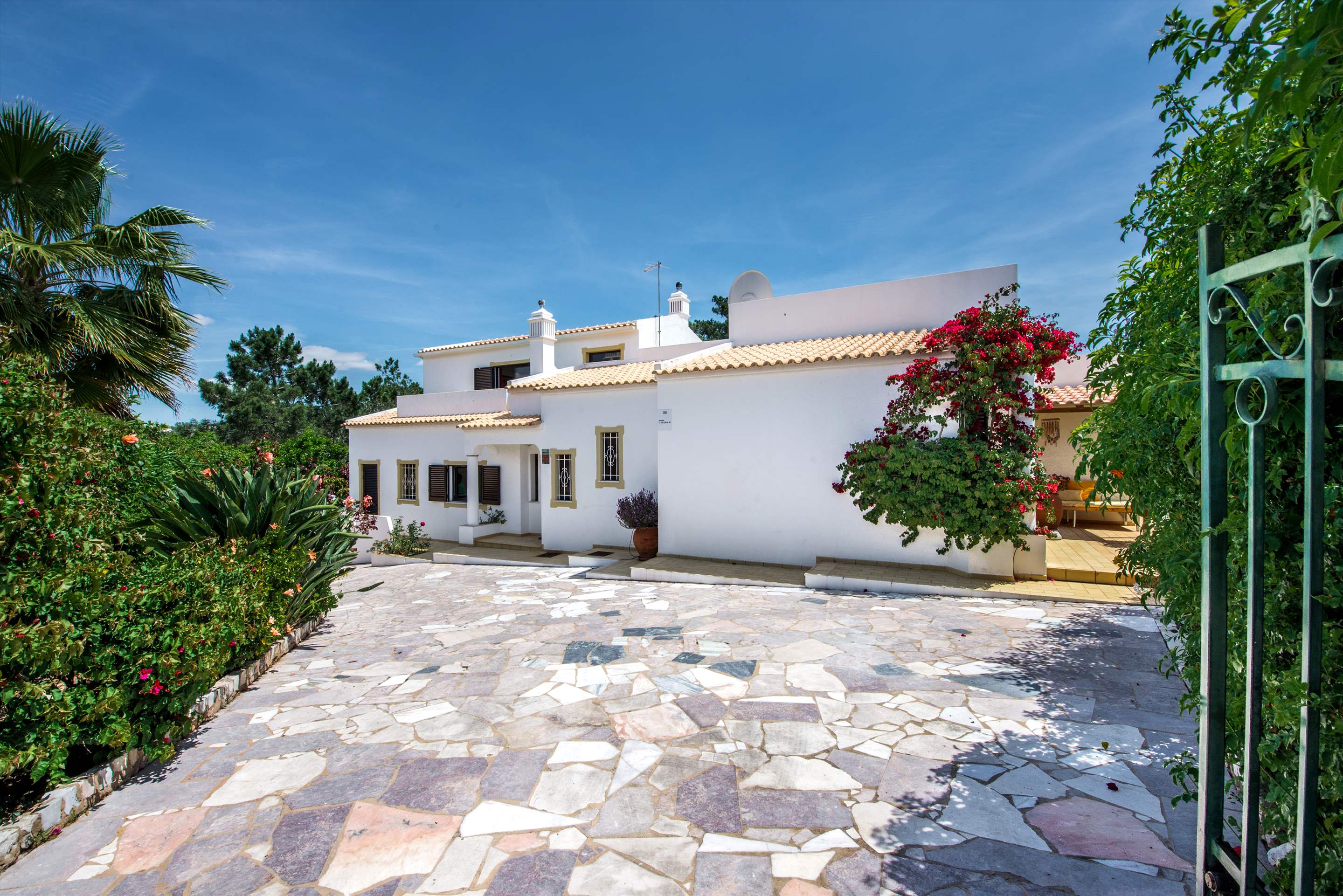 Villa Barros, 4 bedroom villa in Gale, Vale da Parra and Guia, Algarve Photo #26