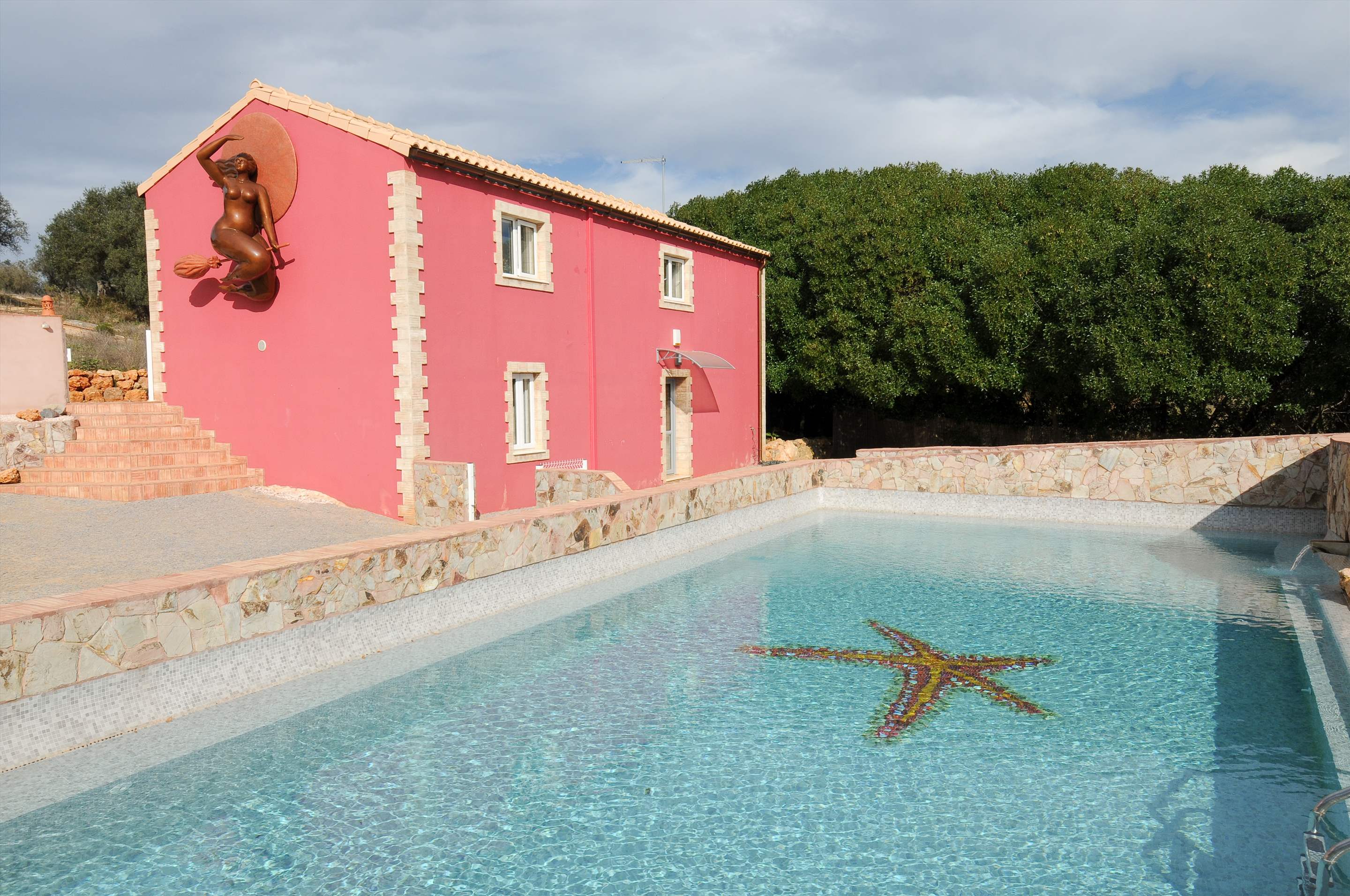 Casa Margarida, 2 bedroom villa in Carvoeiro Area, Algarve
