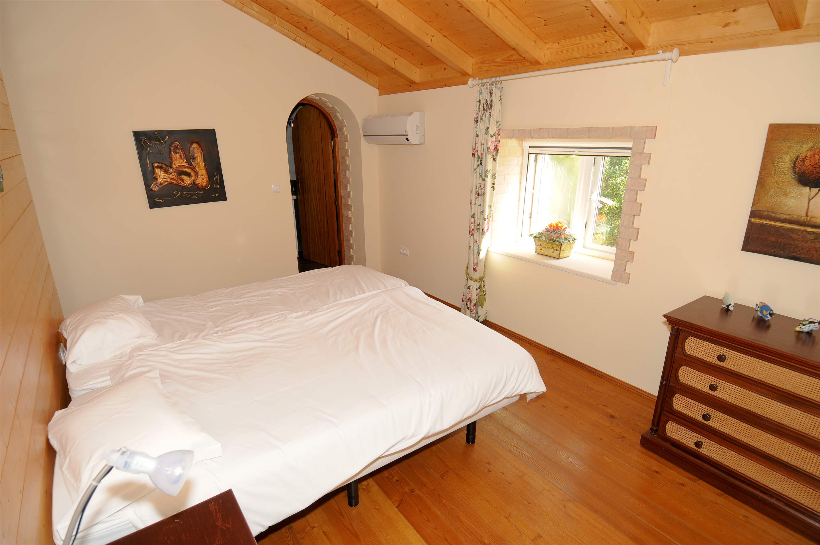 Casa Margarida, 2 bedroom villa in Carvoeiro Area, Algarve Photo #6