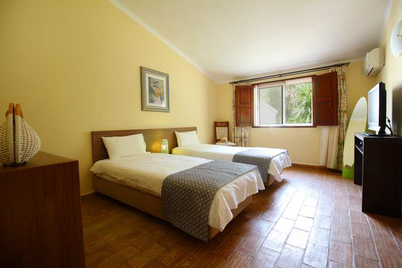 The Four Seasons Villa, Six Bedroom Rate, 6 bedroom villa in Carvoeiro Area, Algarve Photo #24