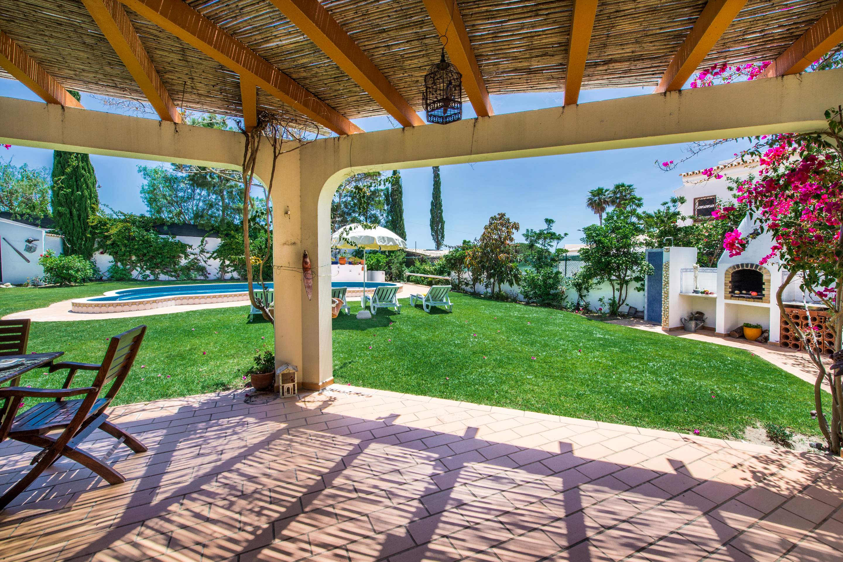 Villa Hideaway, 4 bedroom villa in Gale, Vale da Parra and Guia, Algarve Photo #14