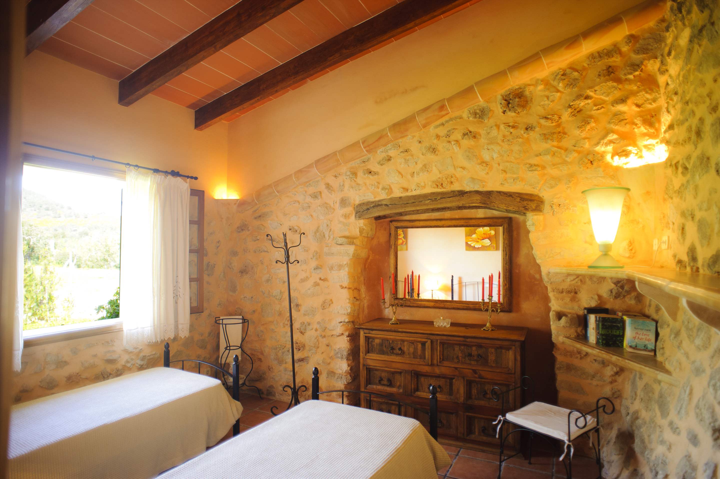 Alou, 2 bedroom villa in Cala d'Or , Majorca Photo #15