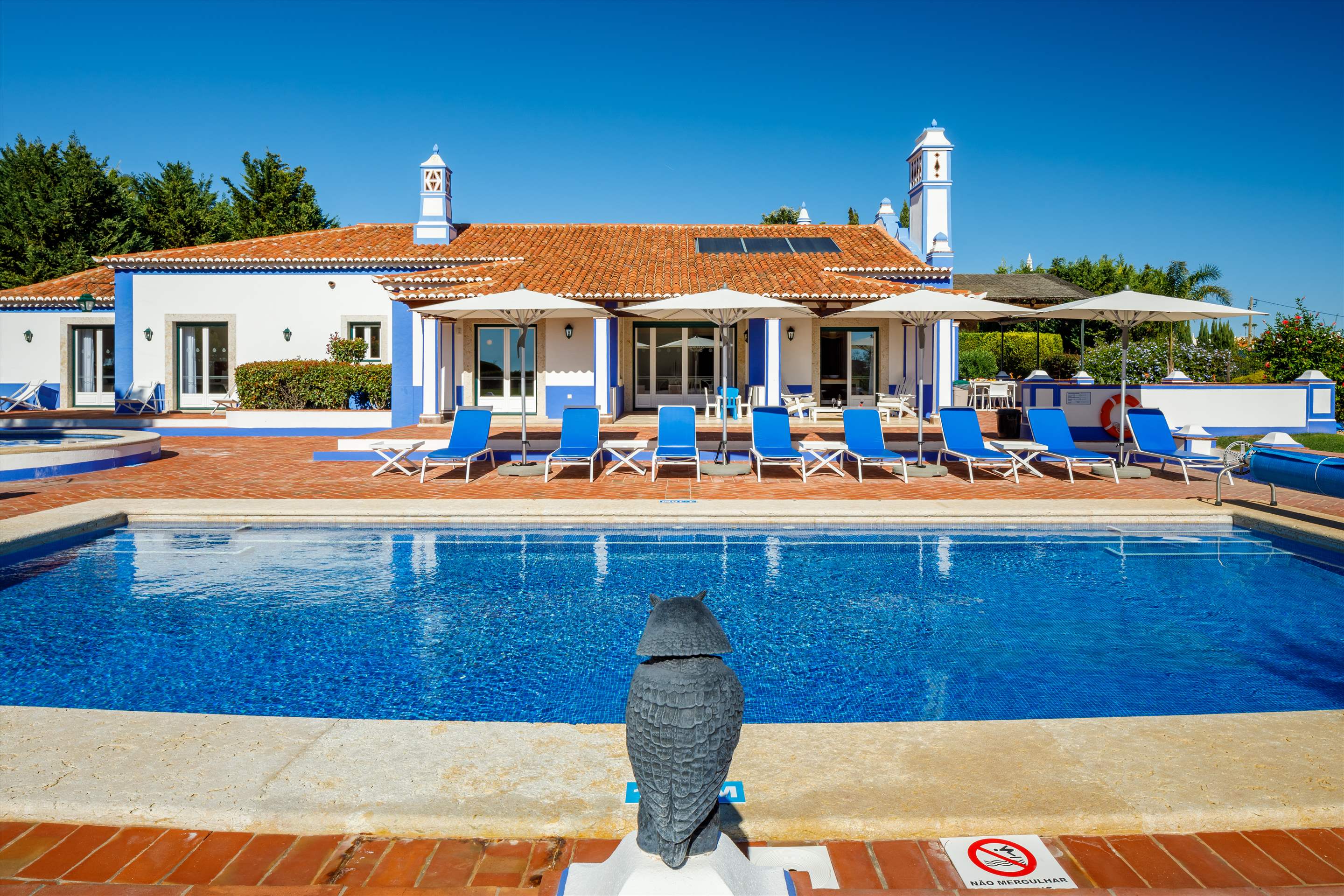 Villa Mirante 1, Six Bedroom Rate for 11-12 Persons, 6 bedroom villa in Albufeira Area, Algarve