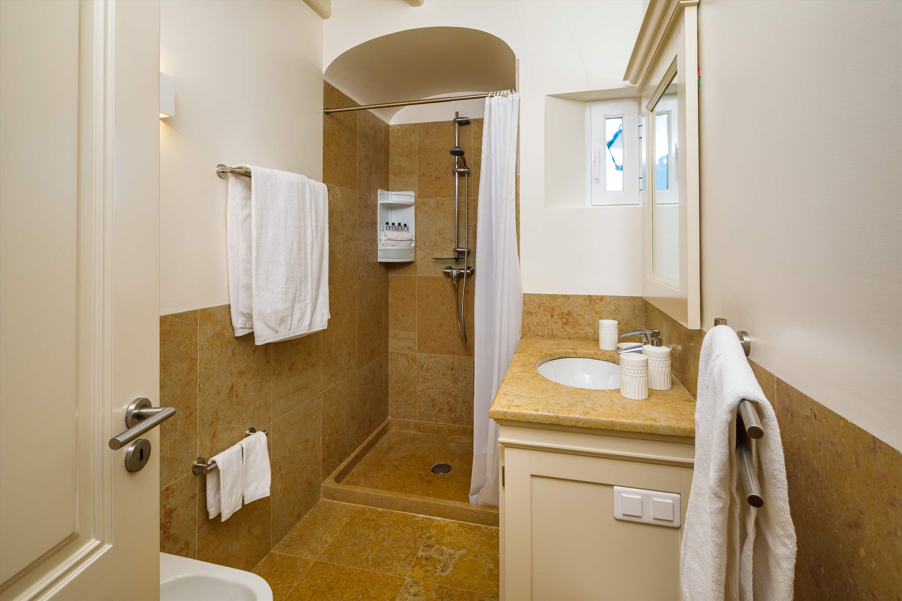 Villa Mirante 1, Six Bedroom Rate for 11-12 Persons, 6 bedroom villa in Albufeira Area, Algarve Photo #32