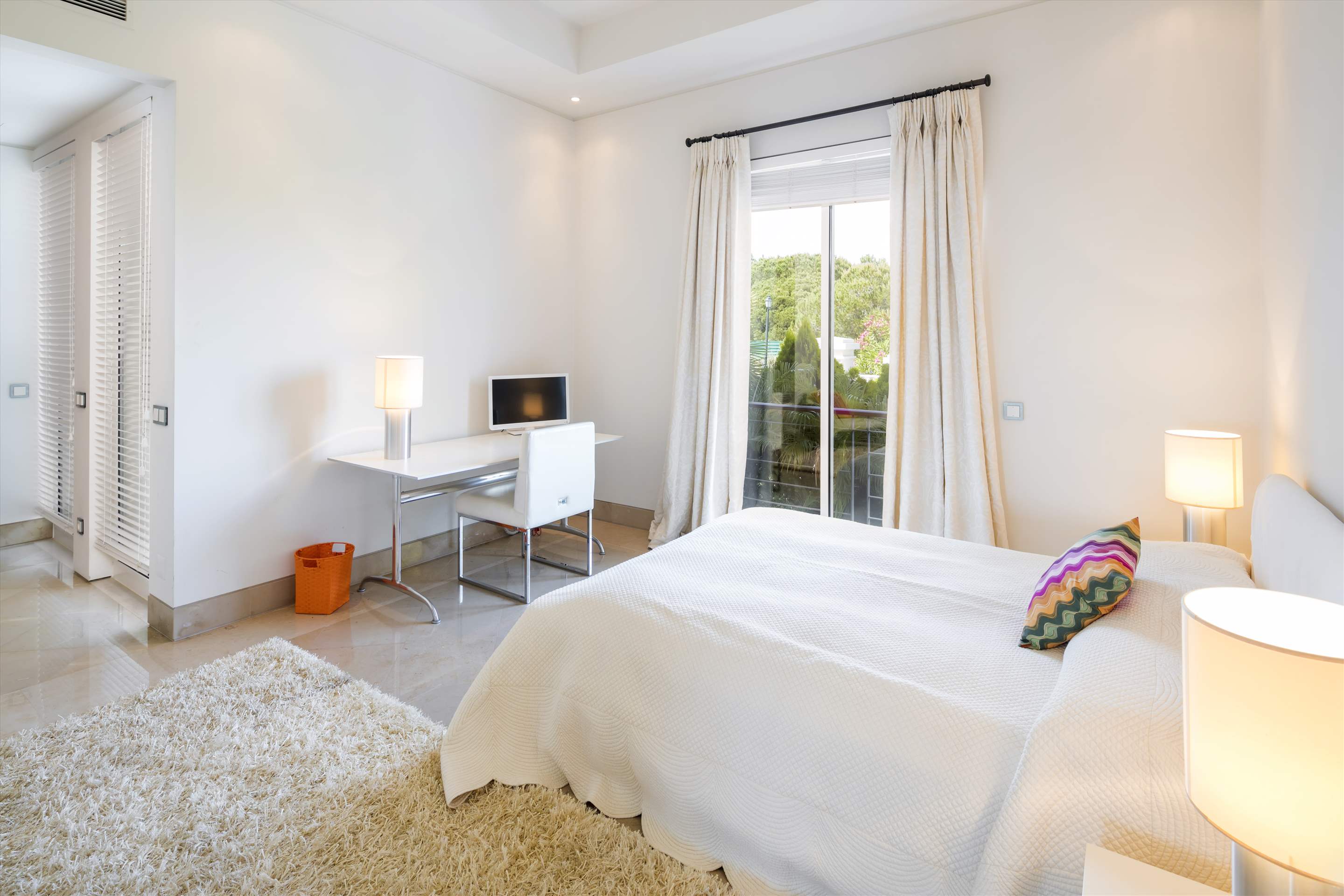 Villa Majestosa, 6 Bedrooms, 6 bedroom villa in Quinta do Lago, Algarve Photo #24