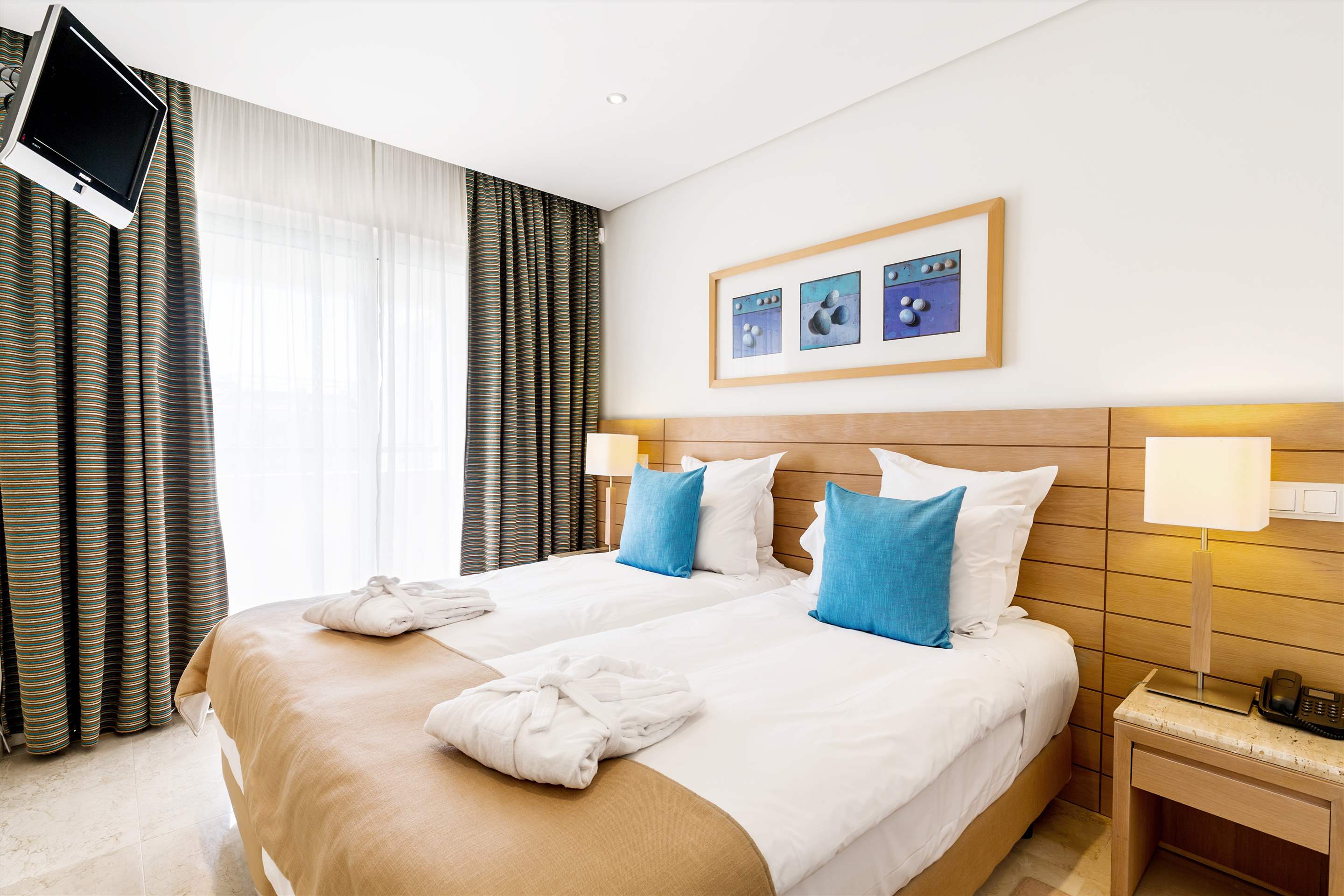 As Cascatas Two Bedroom Suite, Room Only, 2 bedroom apartment in As Cascatas Golf Resort & Spa, Algarve Photo #10