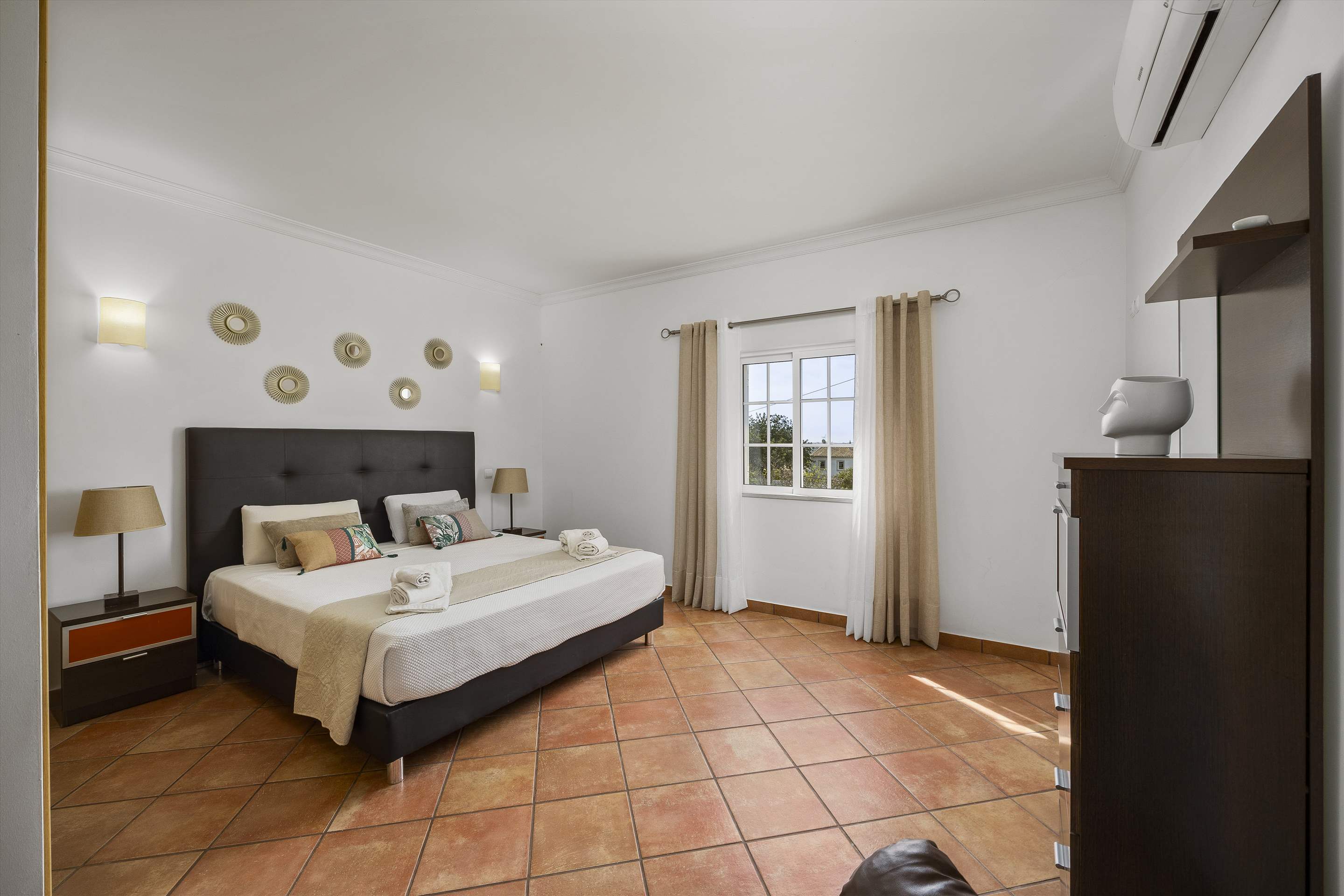 Casa Laura, 3 bedroom villa in Gale, Vale da Parra and Guia, Algarve Photo #17