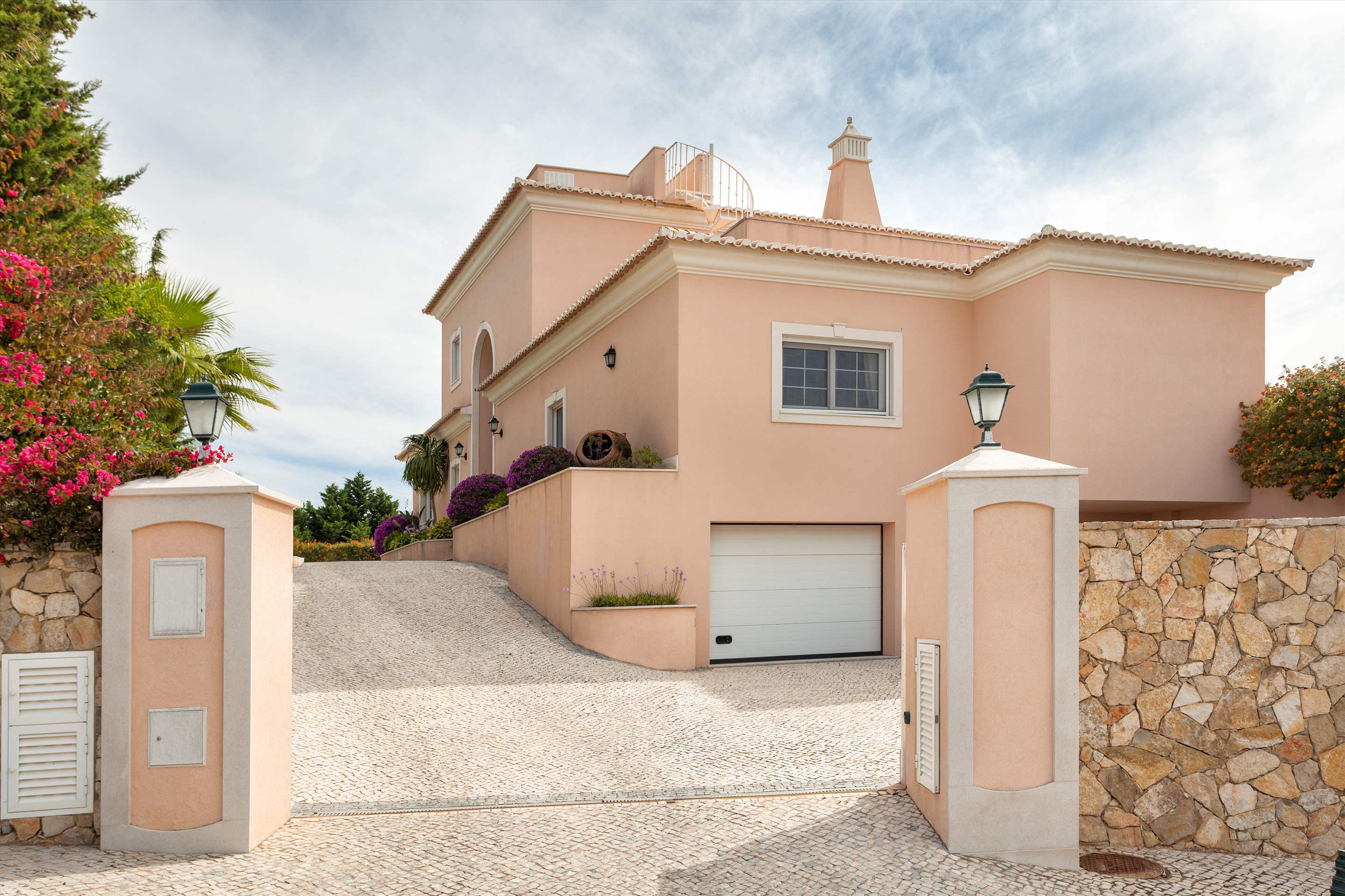 Villa Ria, 4 bedroom villa in Quinta do Lago, Algarve Photo #21