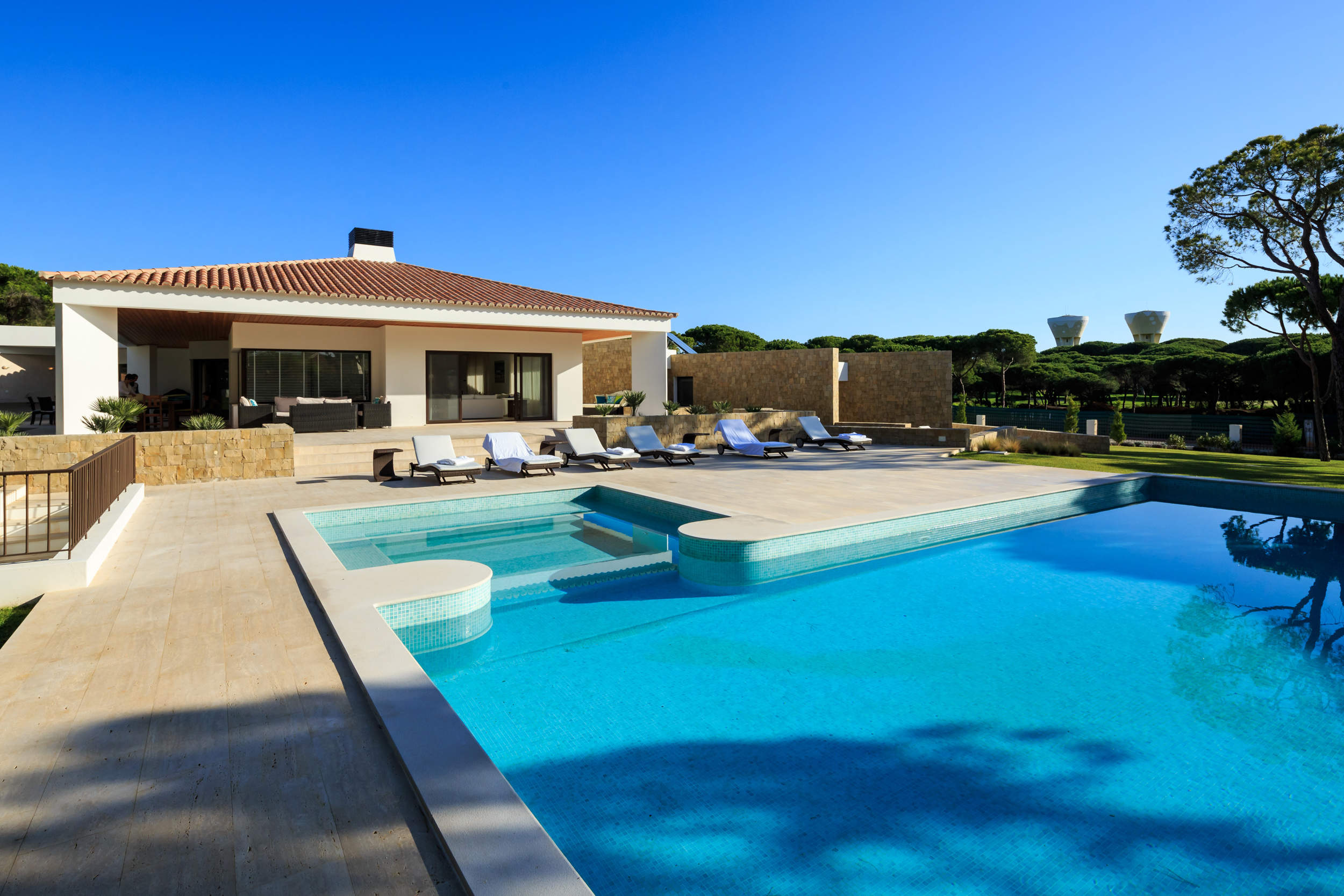 Pinhal Velho 25, 5 bedroom villa in Vilamoura Area, Algarve Photo #1