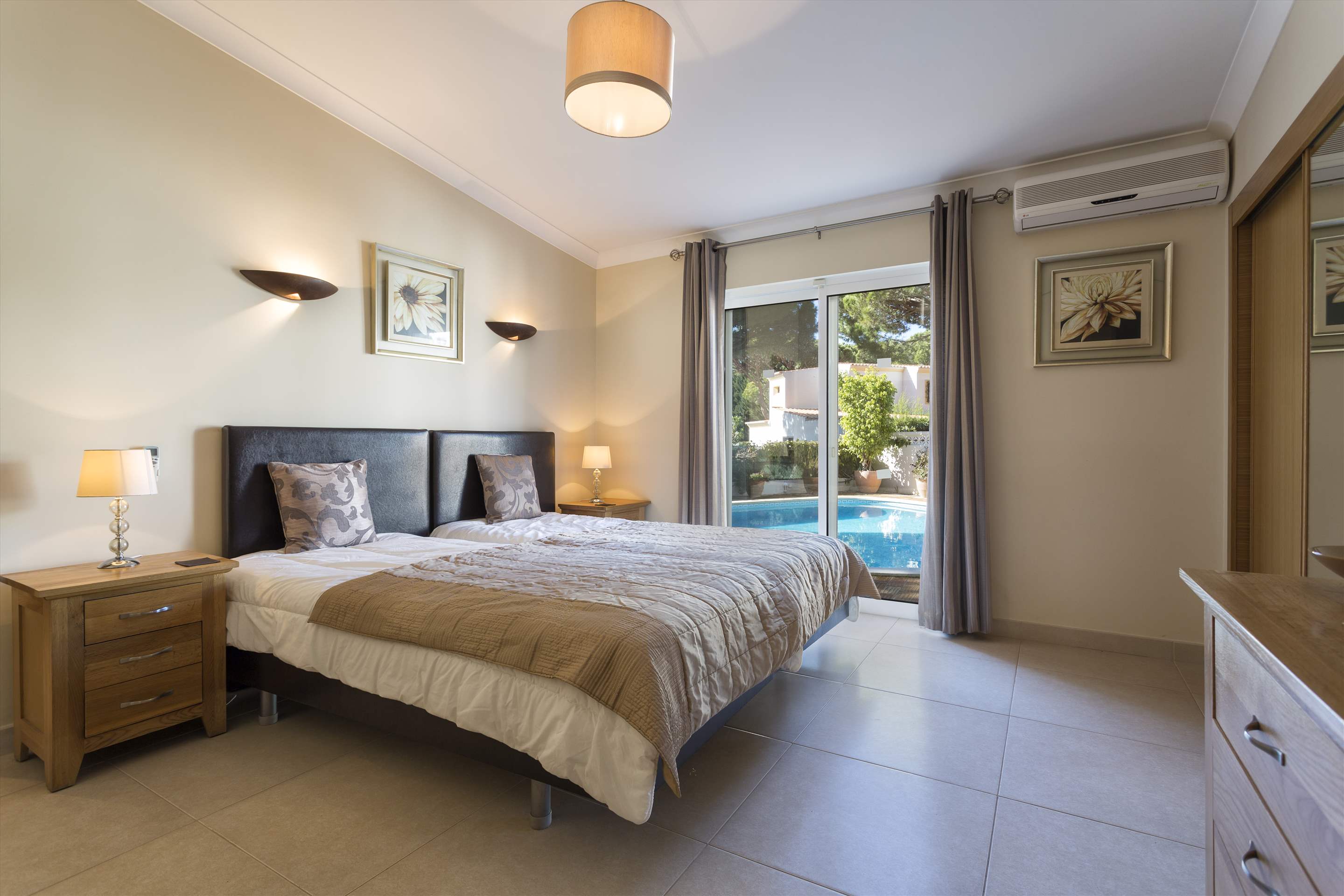 Casa Blanca, 4 Bed Rental, 4 bedroom villa in Vale do Lobo, Algarve Photo #11